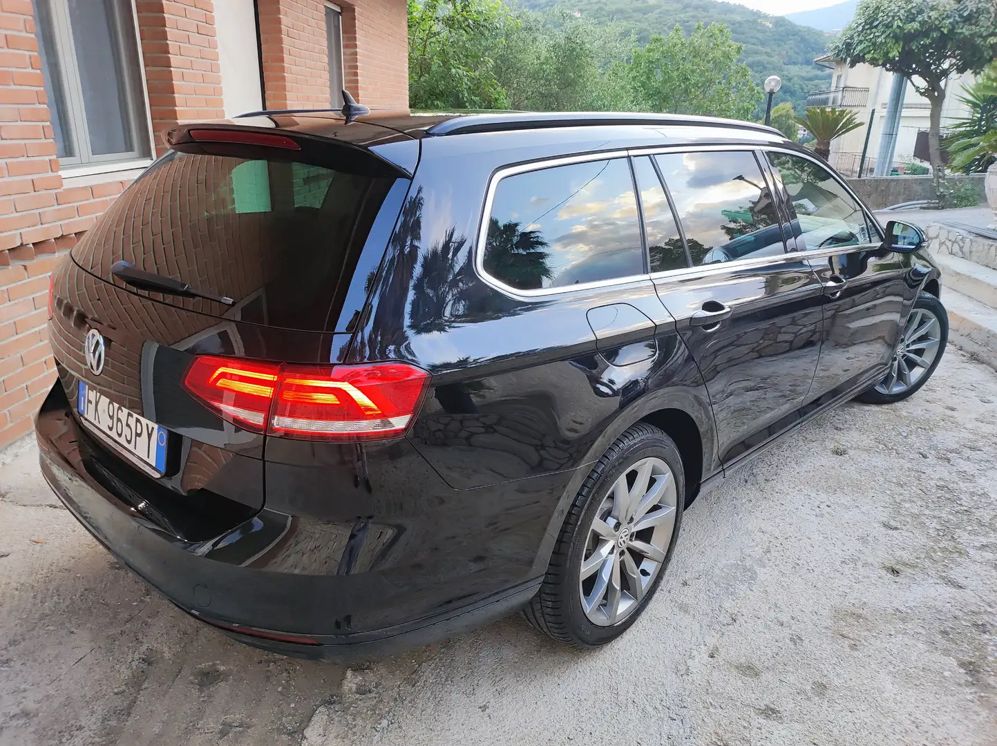Volkswagen Passat Variant 1.6 tdi 120cv TETTO PANORAMICO Noir - 2