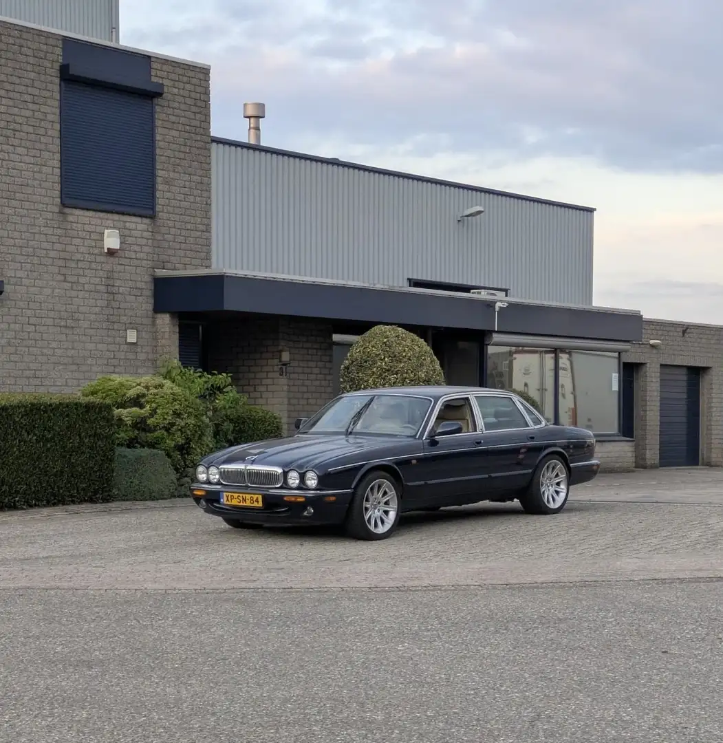 Jaguar Sovereign 4.0 V8 LPG G3 Blau - 2