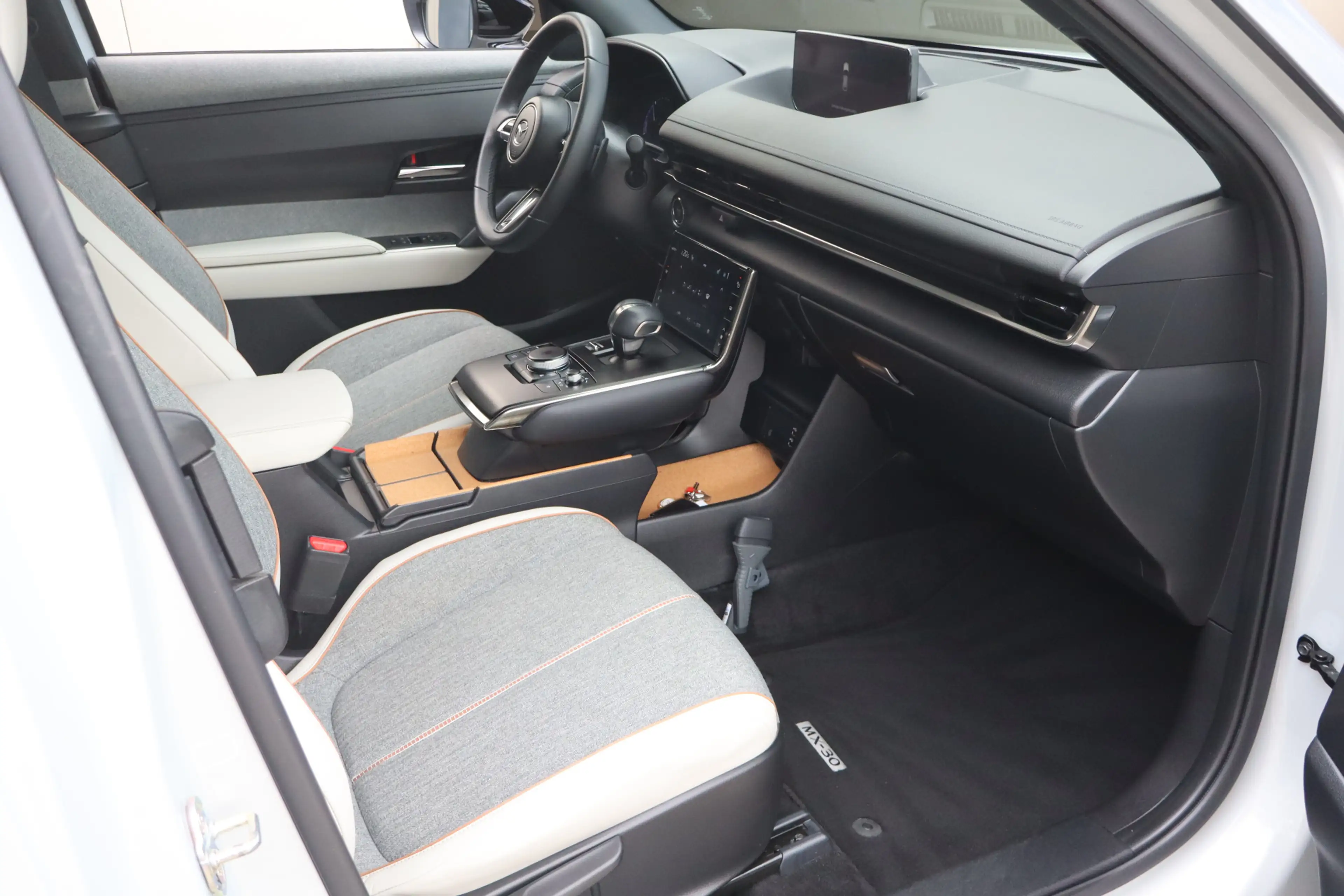 Mazda MX-30 e-SkyActiv R-EV 170 Advantage NL-Auto!! Mem.Seats — photo 4