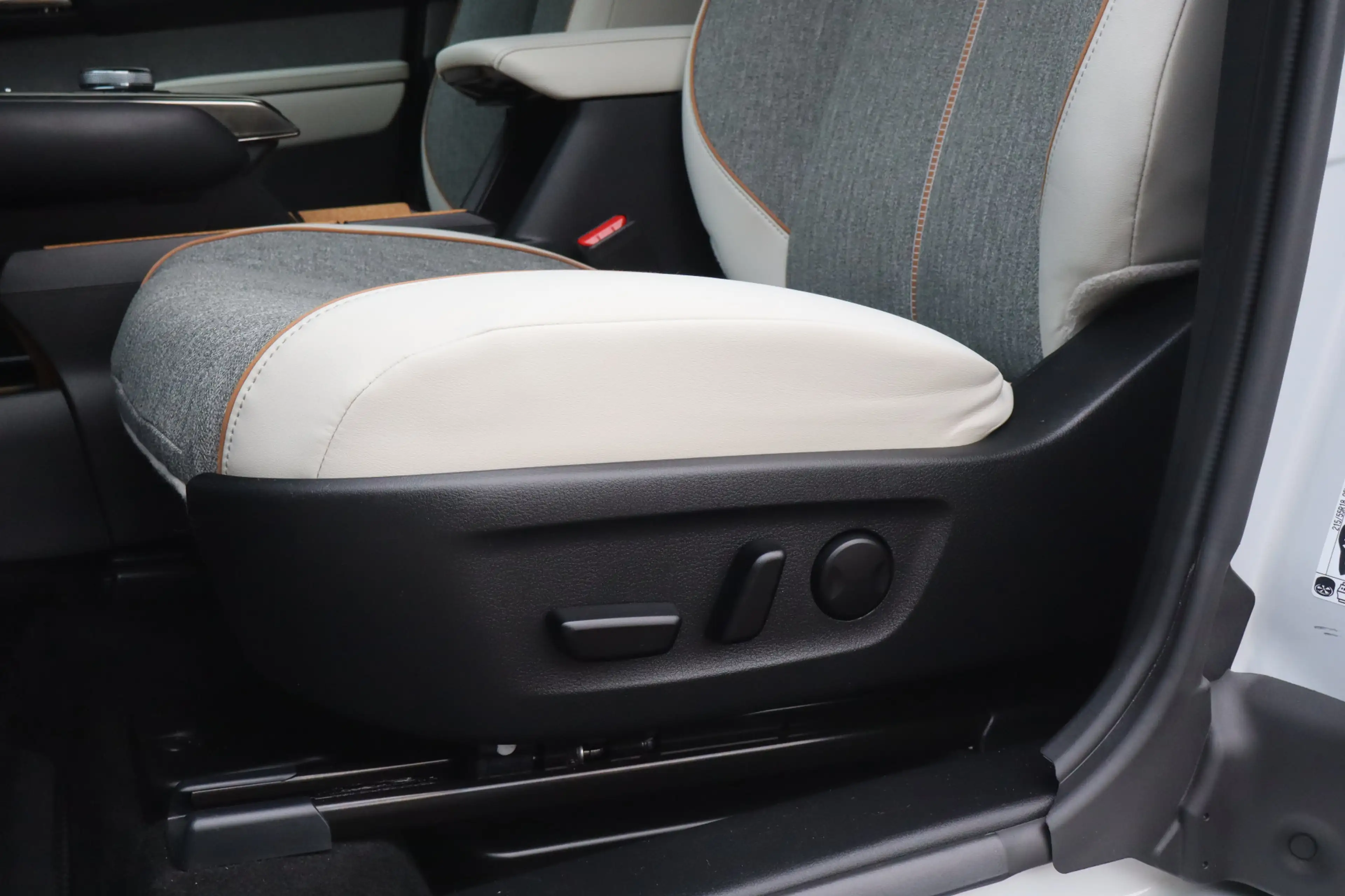 Mazda MX-30 e-SkyActiv R-EV 170 Advantage NL-Auto!! Mem.Seats — photo 6
