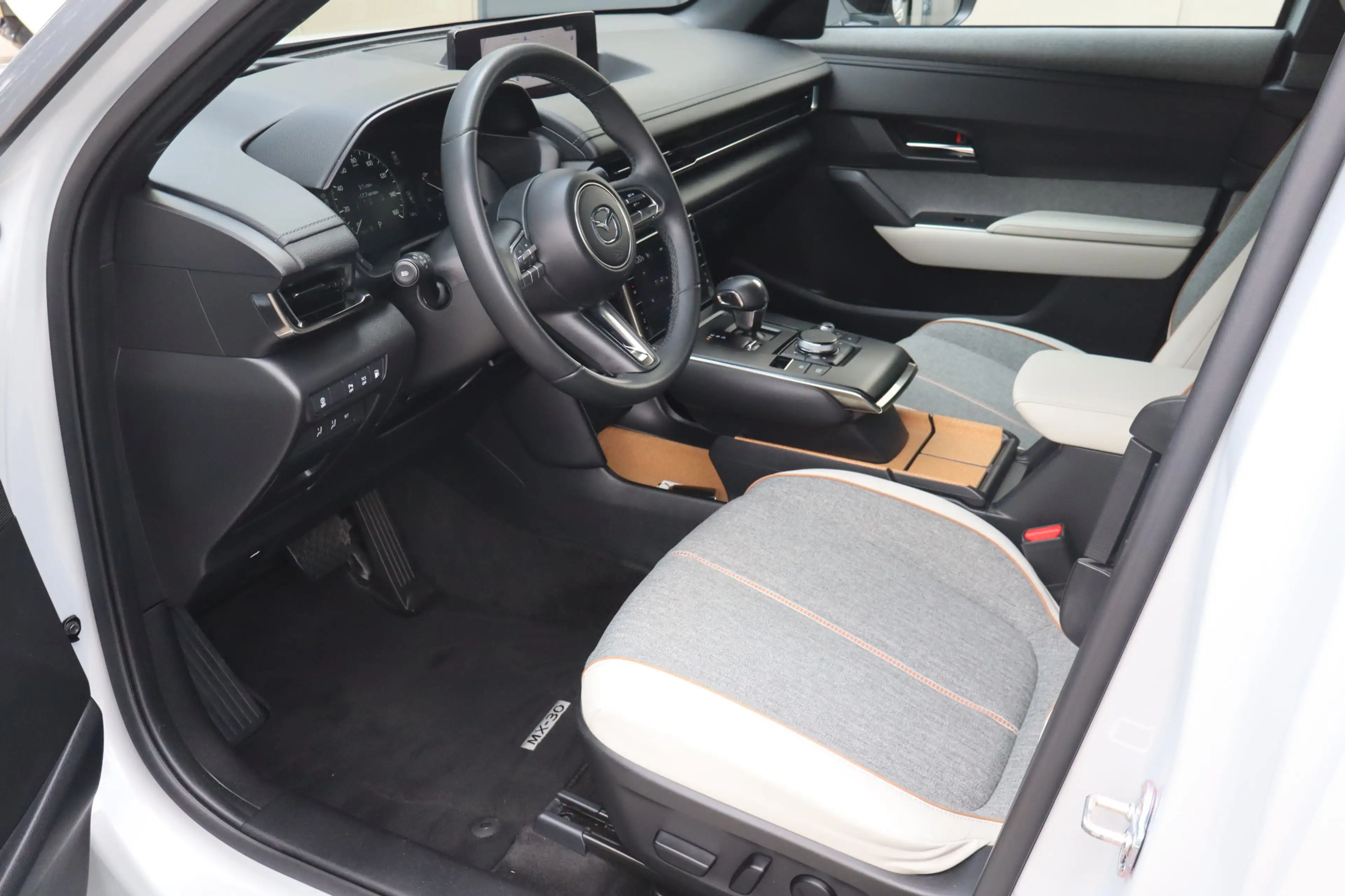 Mazda MX-30 e-SkyActiv R-EV 170 Advantage NL-Auto!! Mem.Seats — photo 5