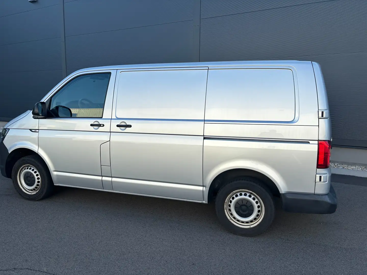 Volkswagen T6 Transporter T6 Kastenwagen TDI Silber - 2