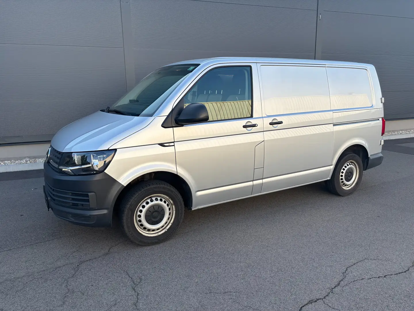 Volkswagen T6 Transporter T6 Kastenwagen TDI Silber - 1
