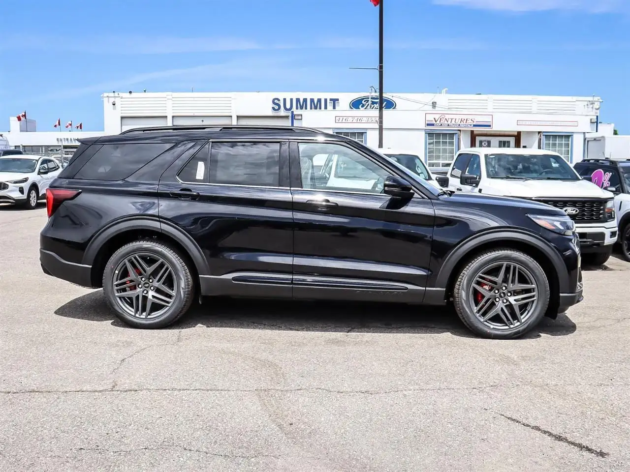 Ford Explorer снимка Ford Explorer