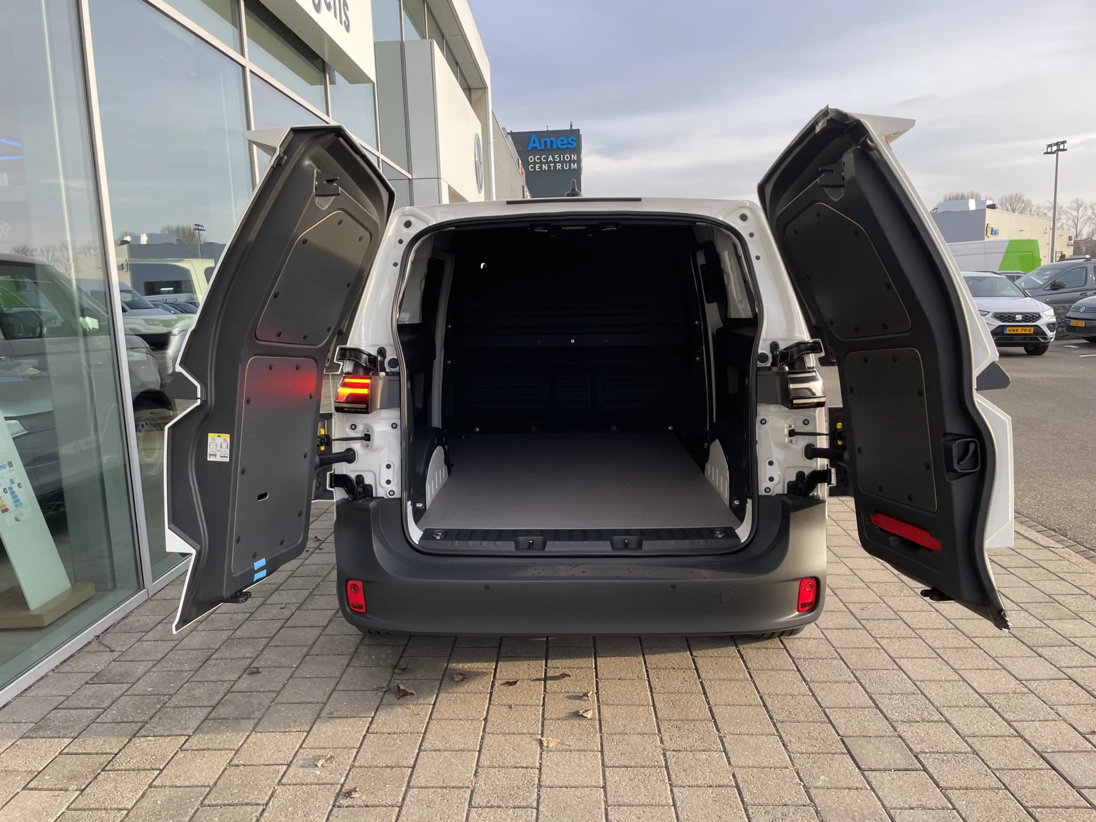 Volkswagen ID. Buzz Cargo Economy Business 286PK RWD | Trekhaak | Achterdeur — photo 9