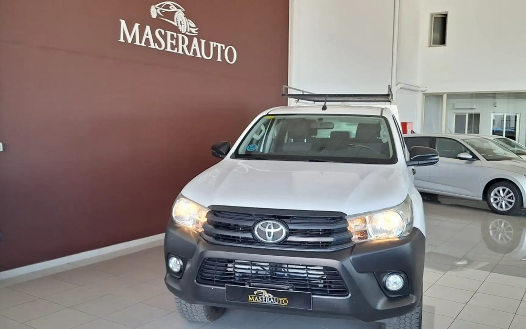Toyota Hilux Cabina Doble GX Blanco - 2