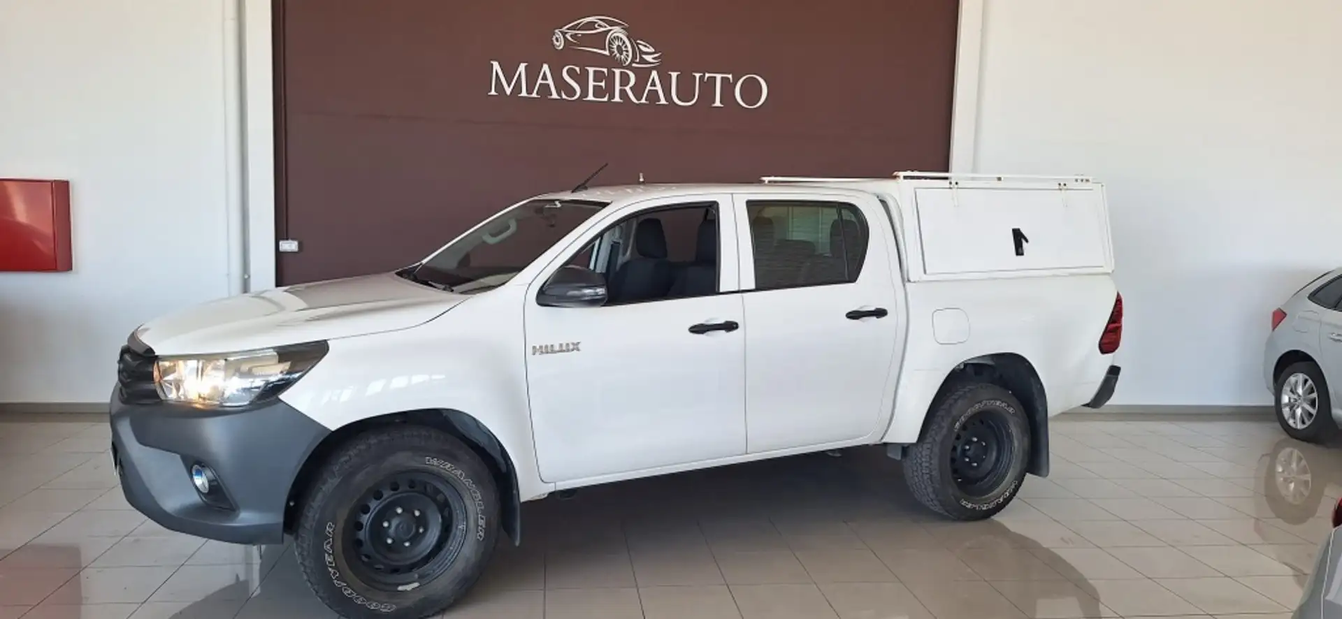 Toyota Hilux Cabina Doble GX Weiß - 2