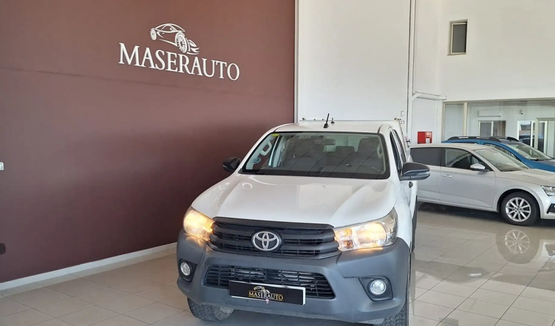 Toyota Hilux Cabina Doble GX Weiß - 1