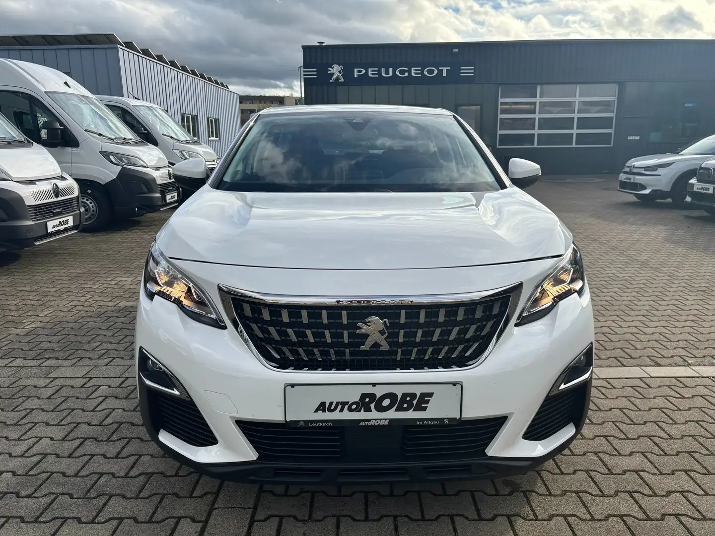 Peugeot 3008 Active Weiß - 2