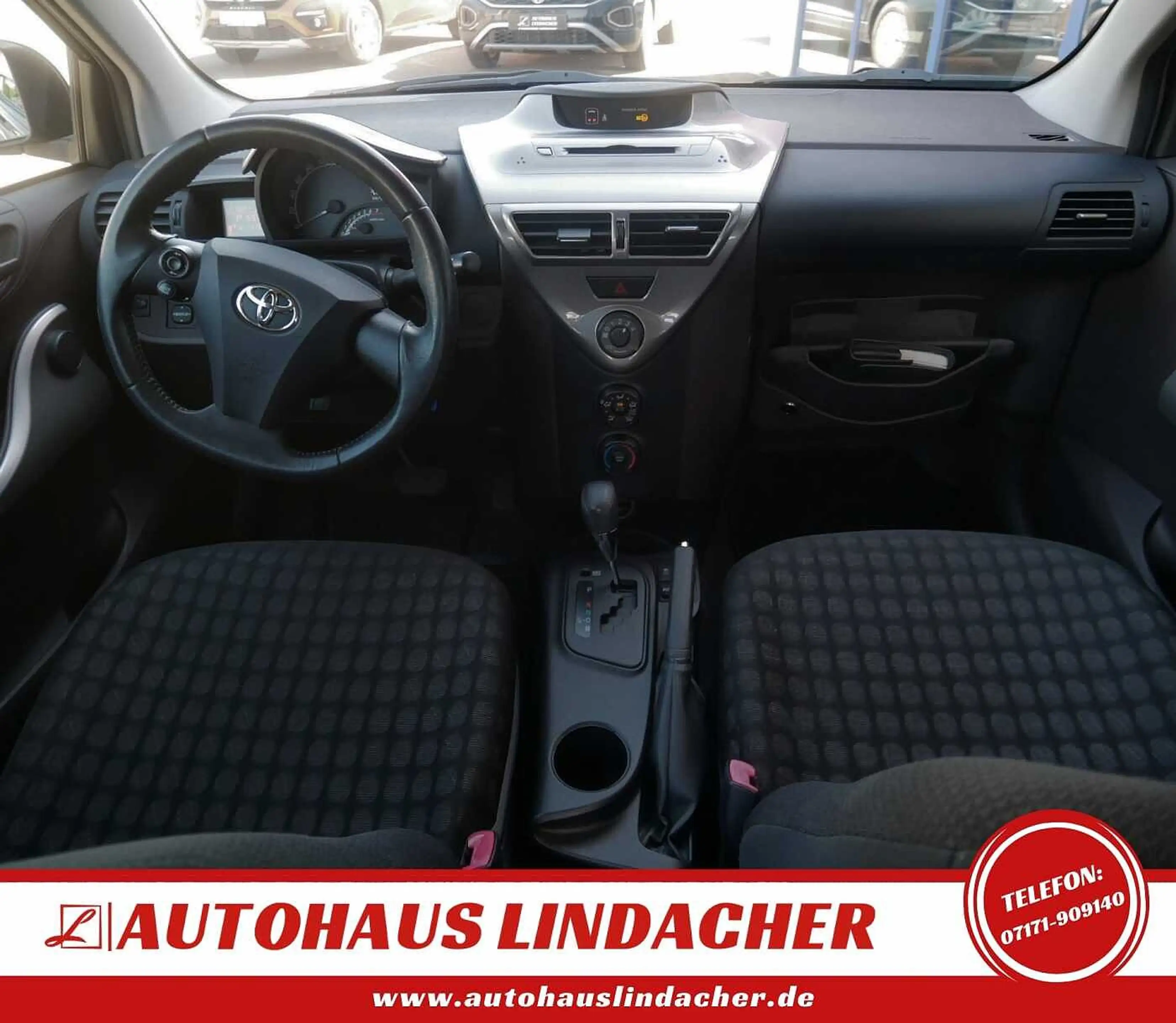 Toyota iQ 1.0 Multidrive I Klima — photo 13