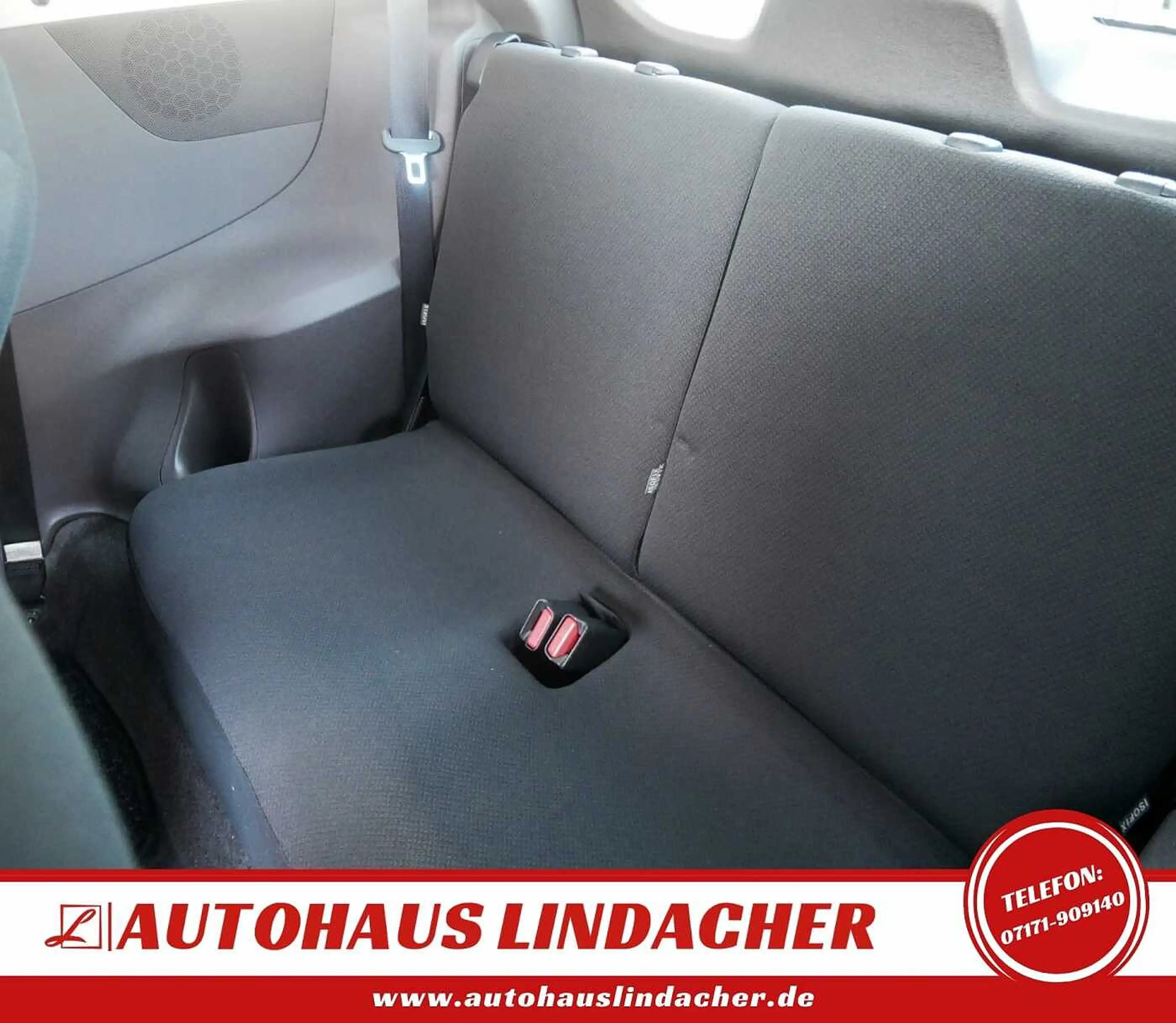 Toyota iQ 1.0 Multidrive I Klima — photo 12
