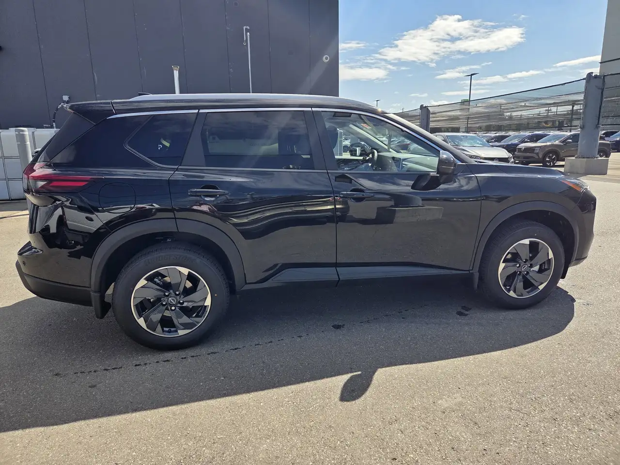 Nissan Rogue снимка Nissan Rogue