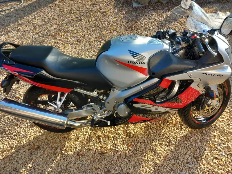 Honda CBR 600 - foto 2