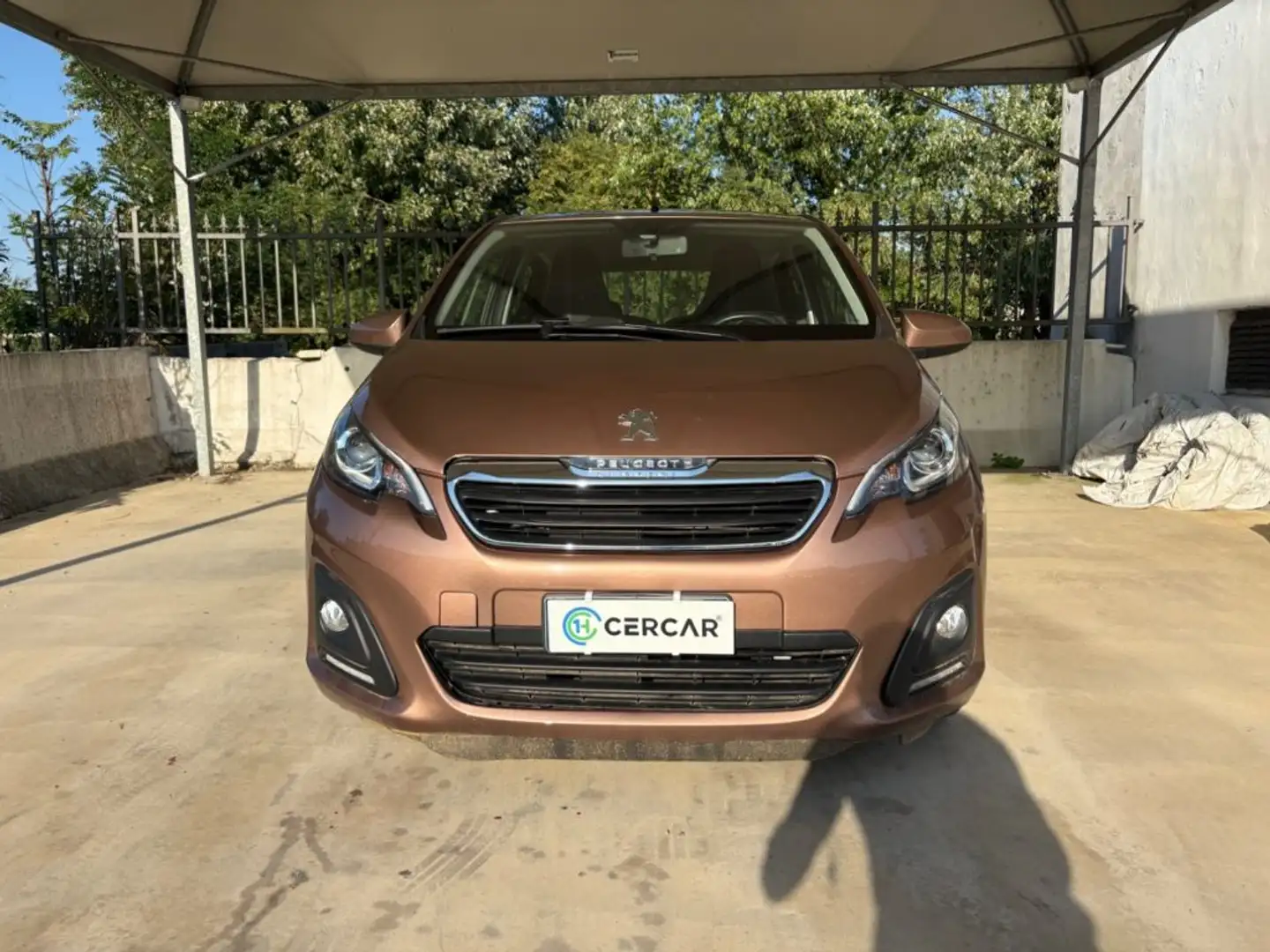 Peugeot 108 1.0 BENZ 5 PORTE EURO 6 AUTOMATICA OK NEOPATENTATI Brun - 2