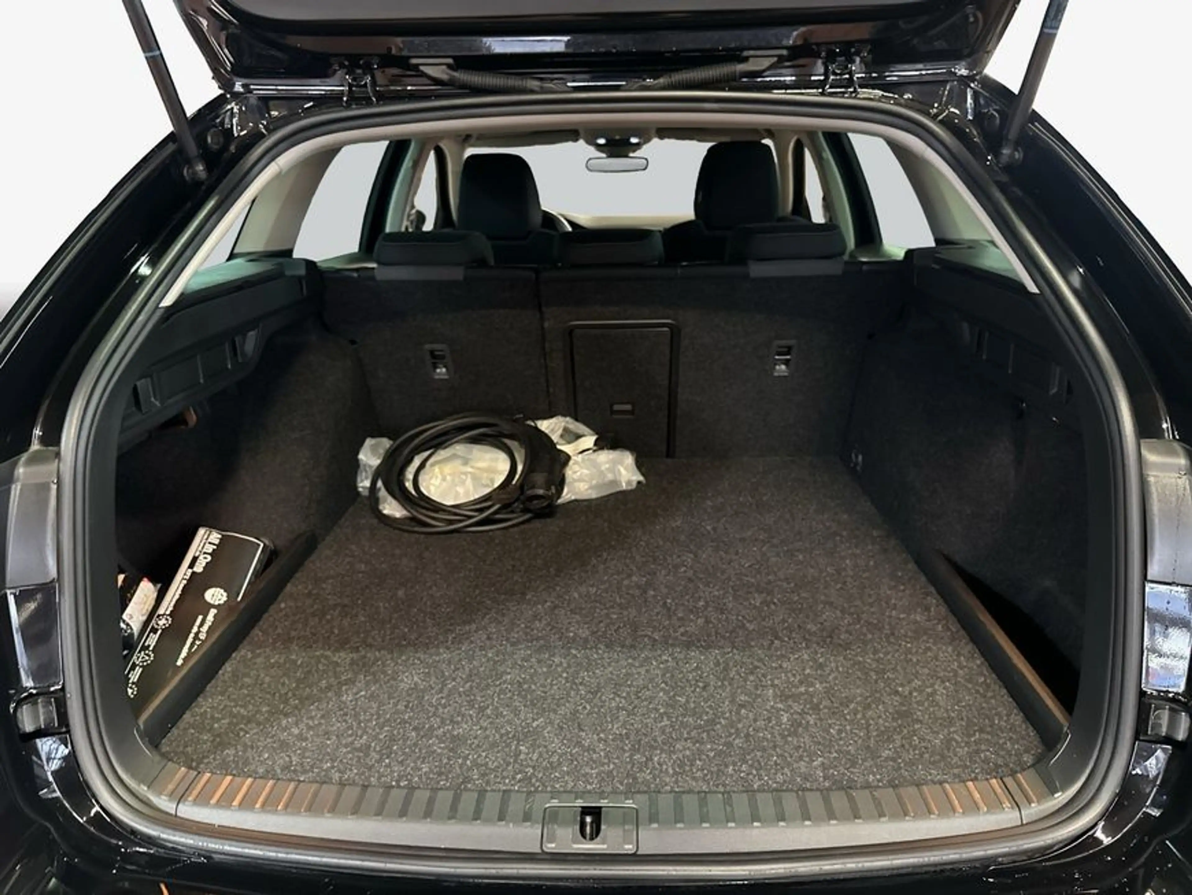 Skoda Octavia Combi 1.4 TSI iV DSG Ambition — photo 9