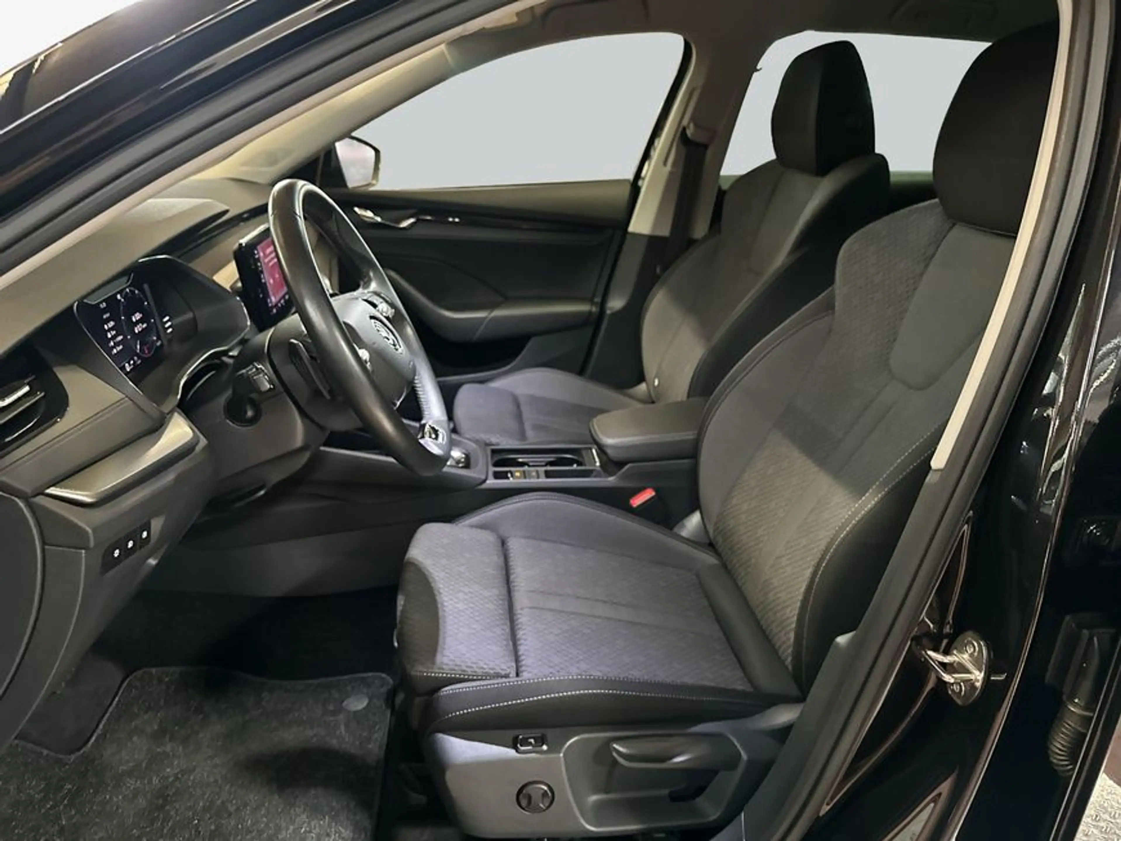 Skoda Octavia Combi 1.4 TSI iV DSG Ambition — photo 11