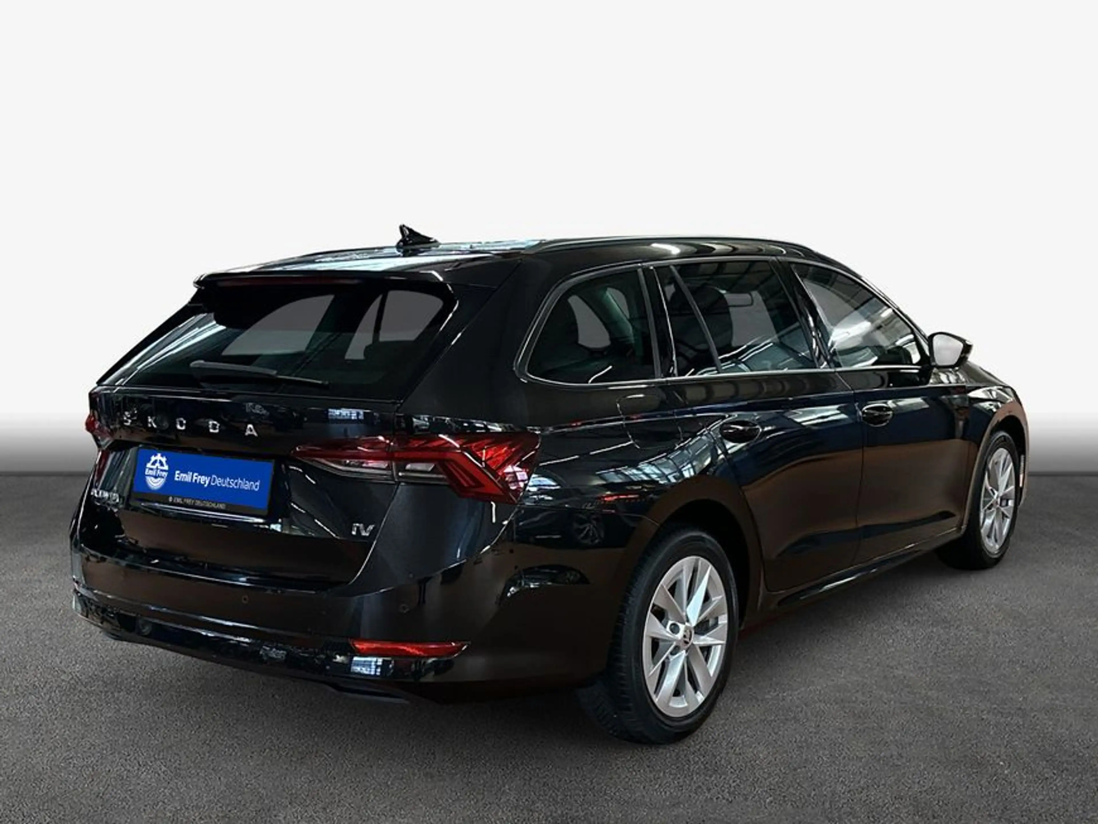 Skoda Octavia Combi 1.4 TSI iV DSG Ambition — photo 2