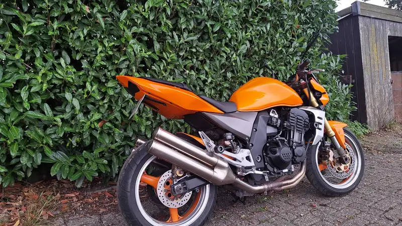 Kawasaki Z 1000 - foto 2