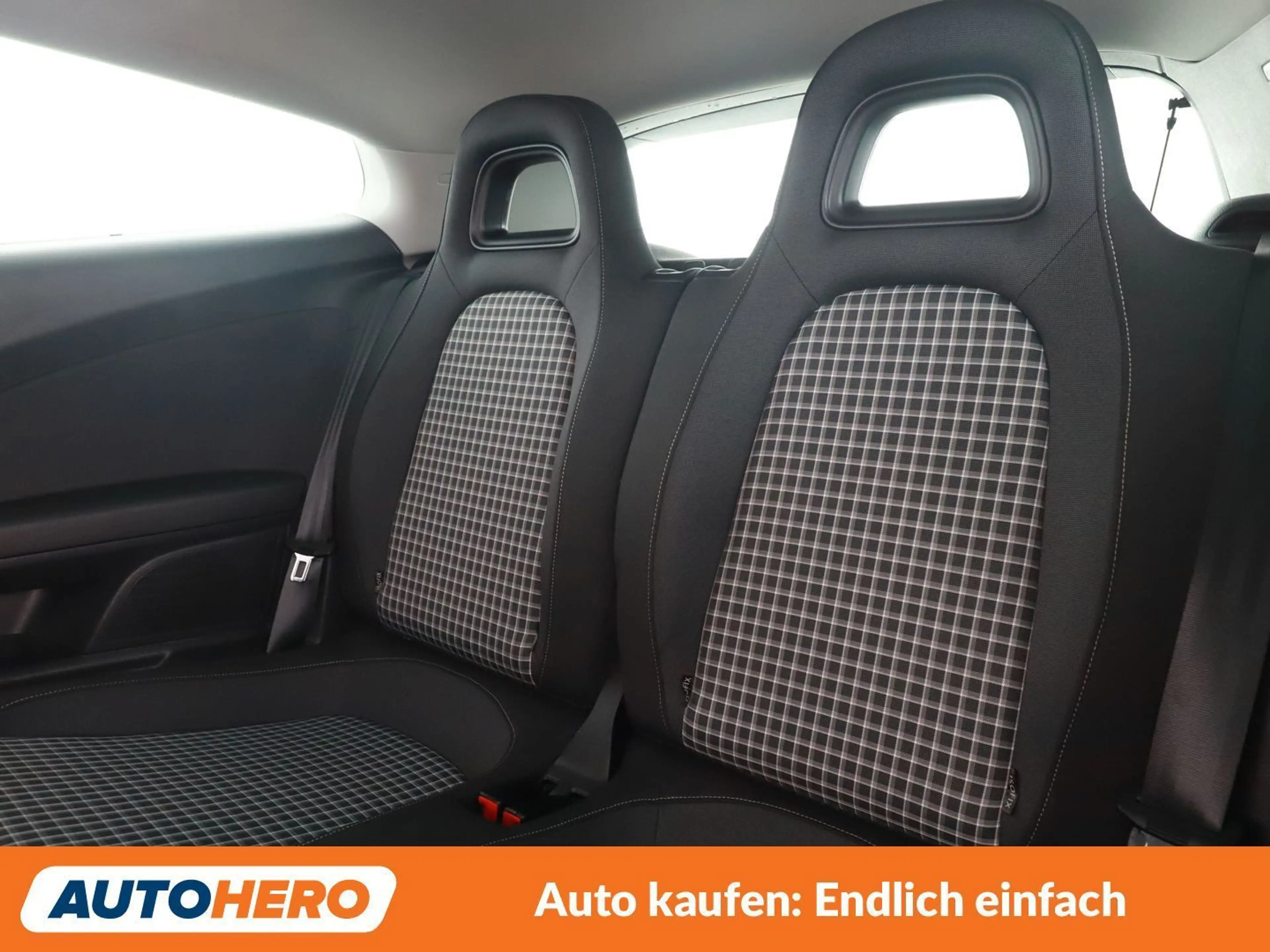 Volkswagen Scirocco 2.0 TSI Sport BlueMotion Tech R-Line — photo 14