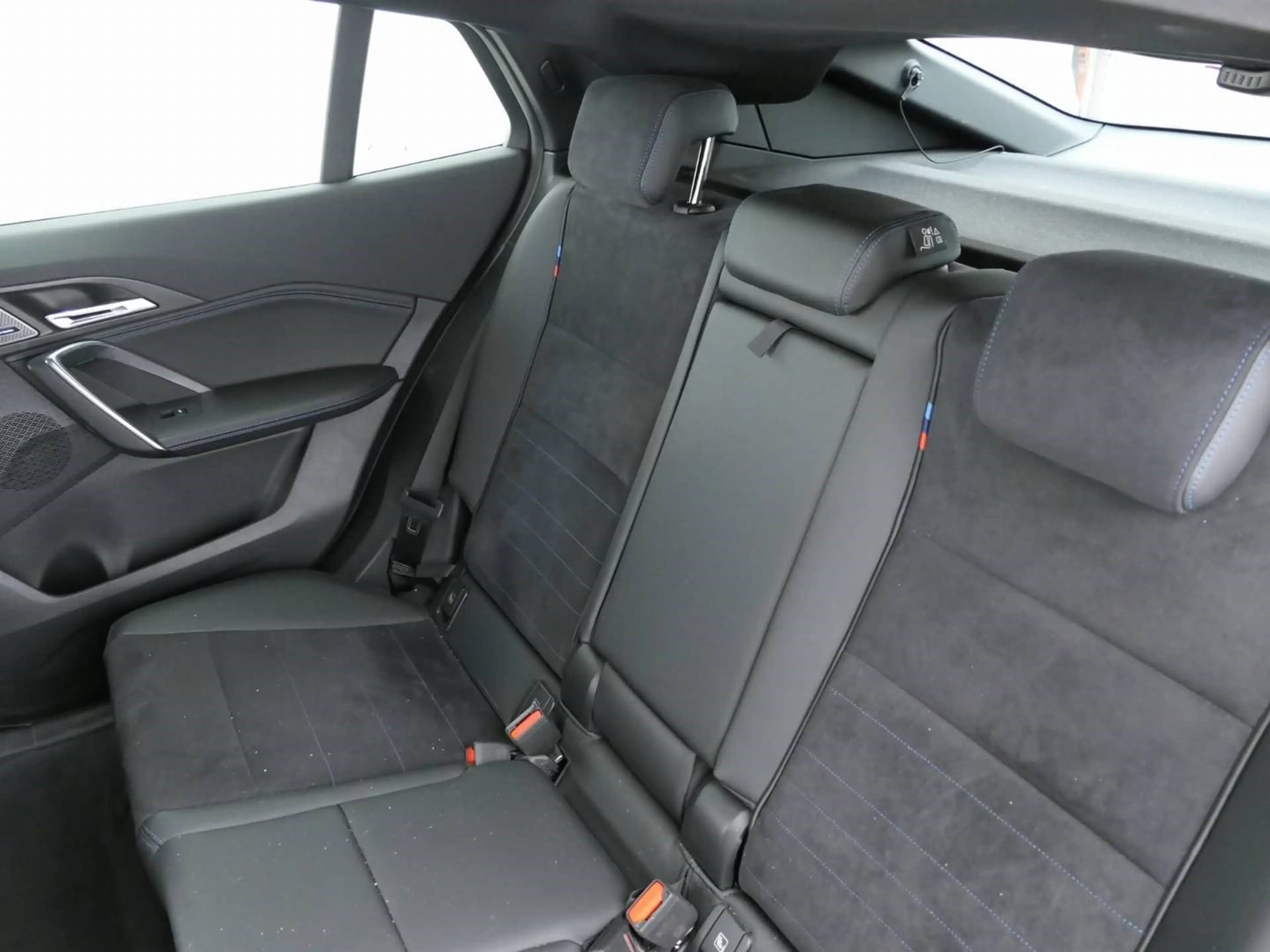 BMW X2 sDrive20i M SPORTPAKET+19"ALU+ANH.KUPPLUNG — photo 11
