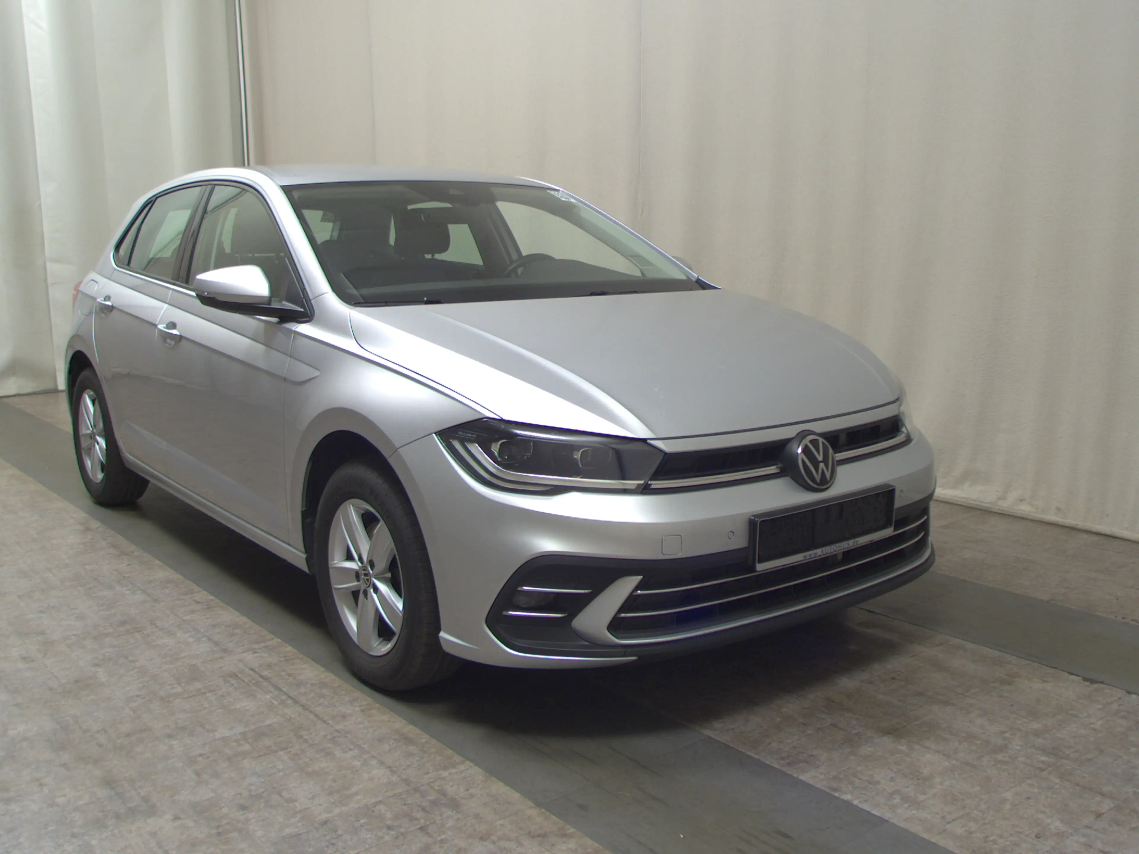 Volkswagen Polo VW Polo 1.0 TSI Style DSG NAVI DC Matrix SHZ PDC — photo 3