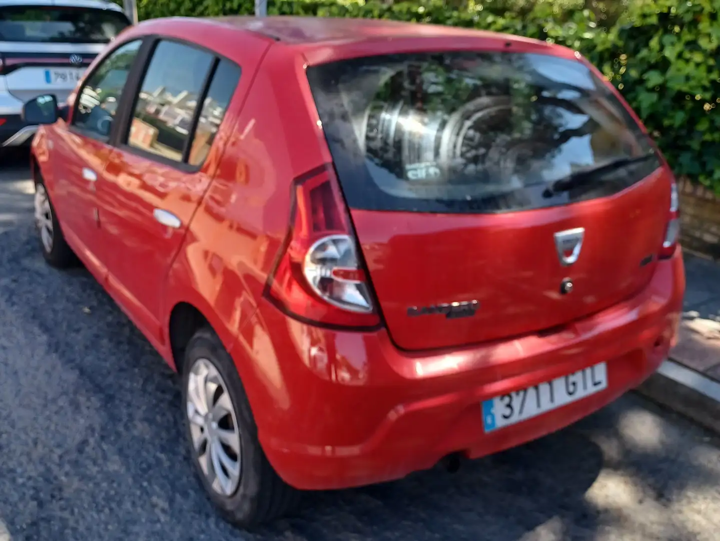 Dacia Sandero 1.6 Laureate Rojo - 2