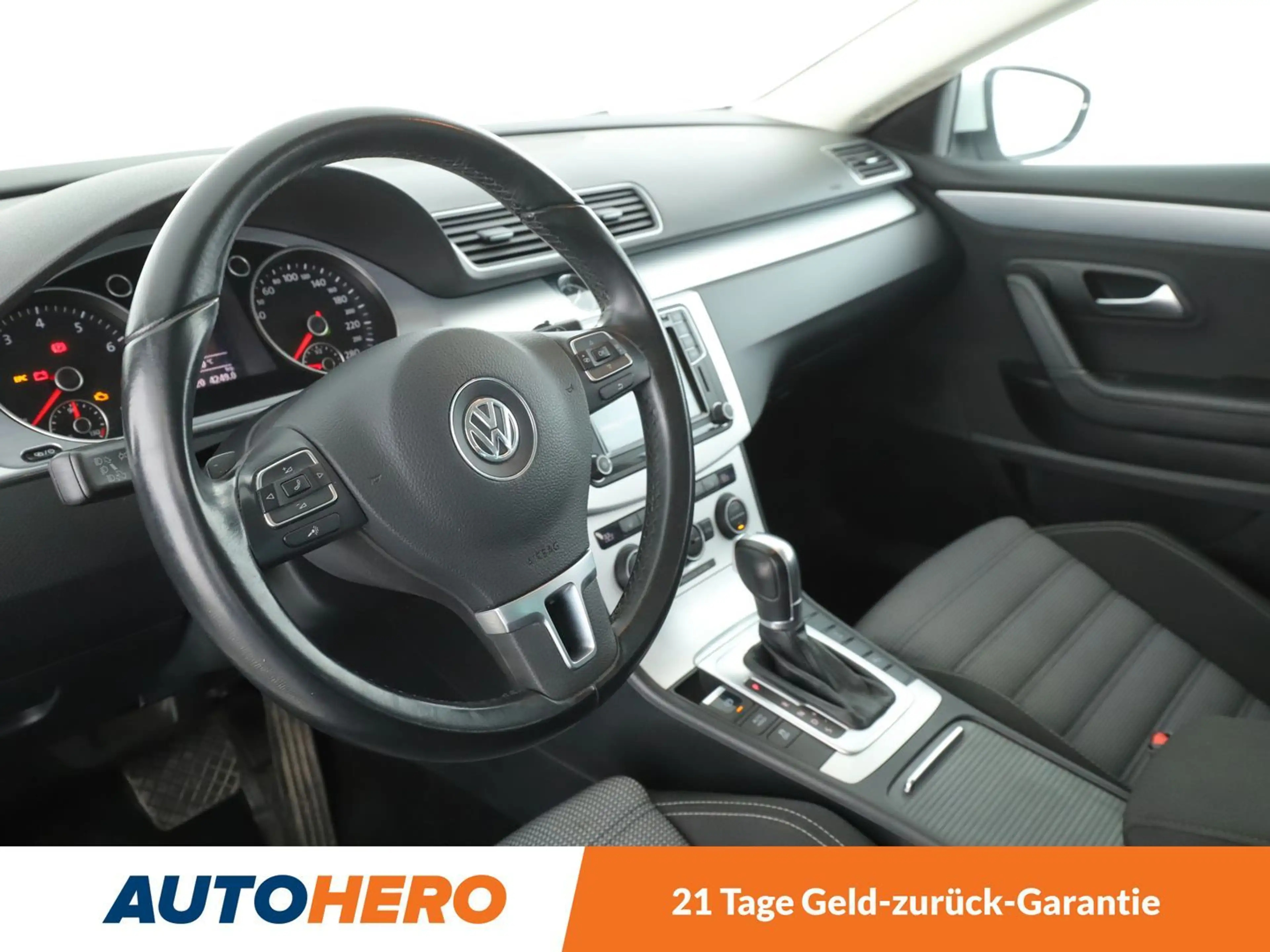 Volkswagen CC 1.4 TSI BMT Aut.*NAVI*BI-XENON*TEMPO*PDC*SHZ* — photo 11