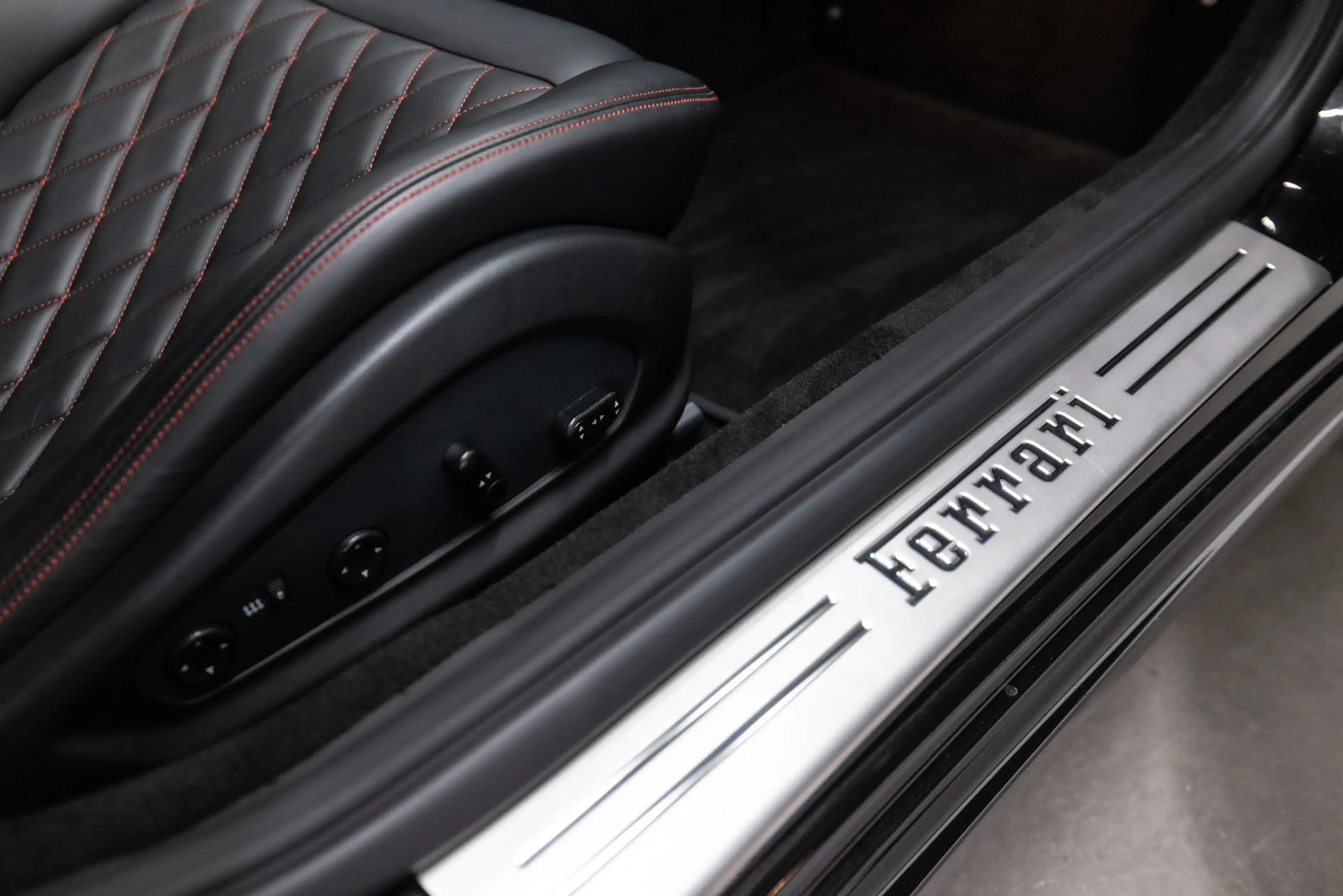 Ferrari California 4.3 V8 30 Btw auto, (€ 107.396,69 Ex B.T.W) DEALER — photo 36