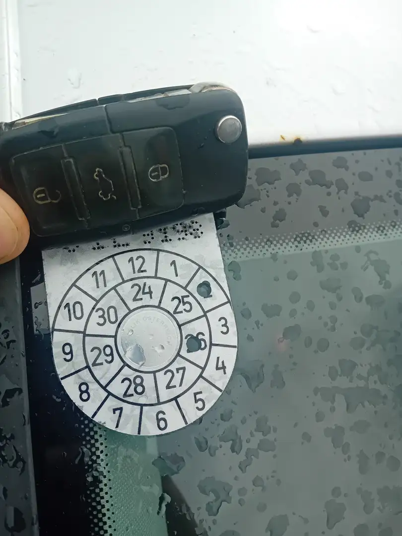 Volkswagen Touran Export oder Händler - 1