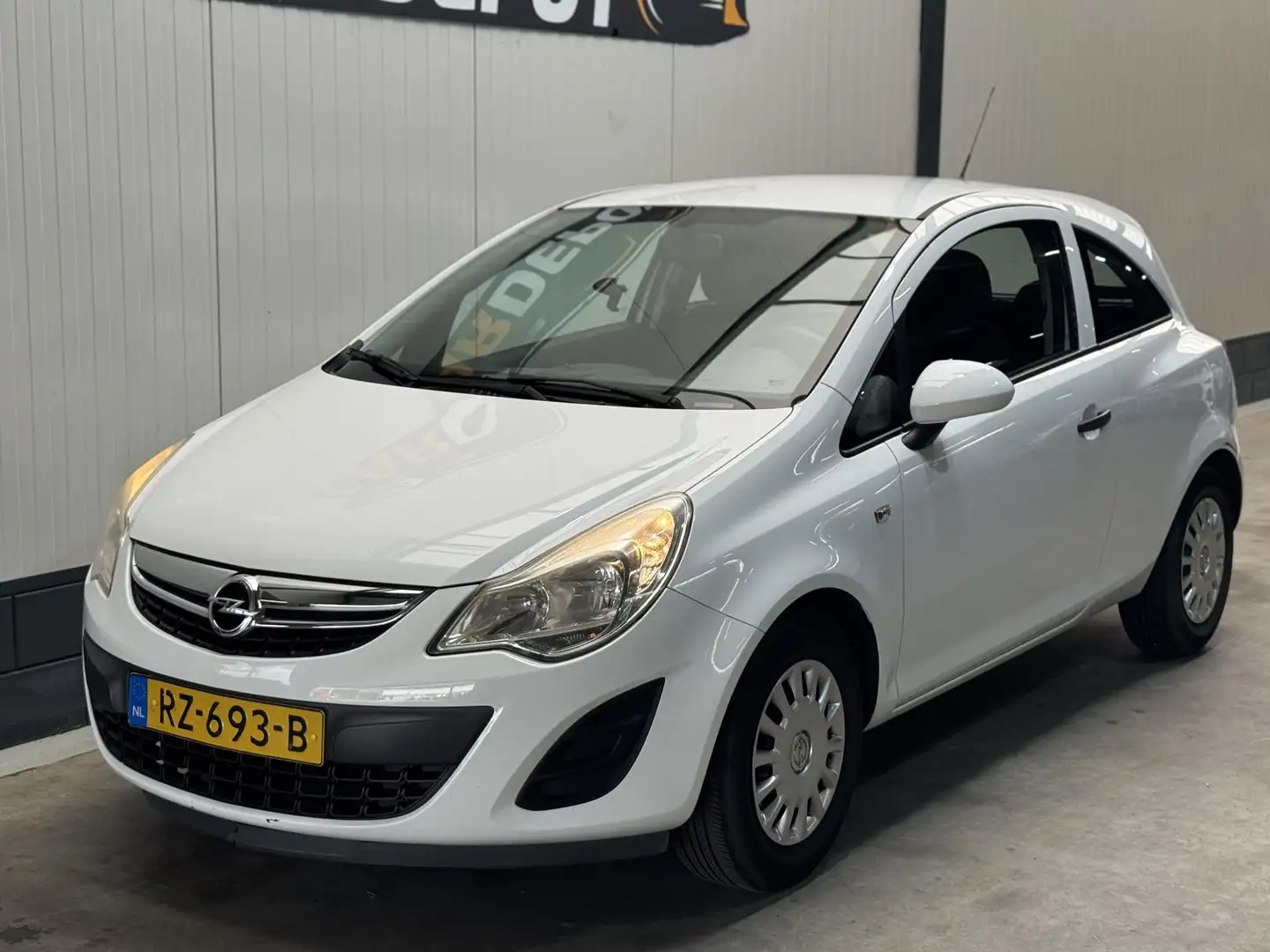 Opel Corsa 1.0-12V Selection Wit - 1