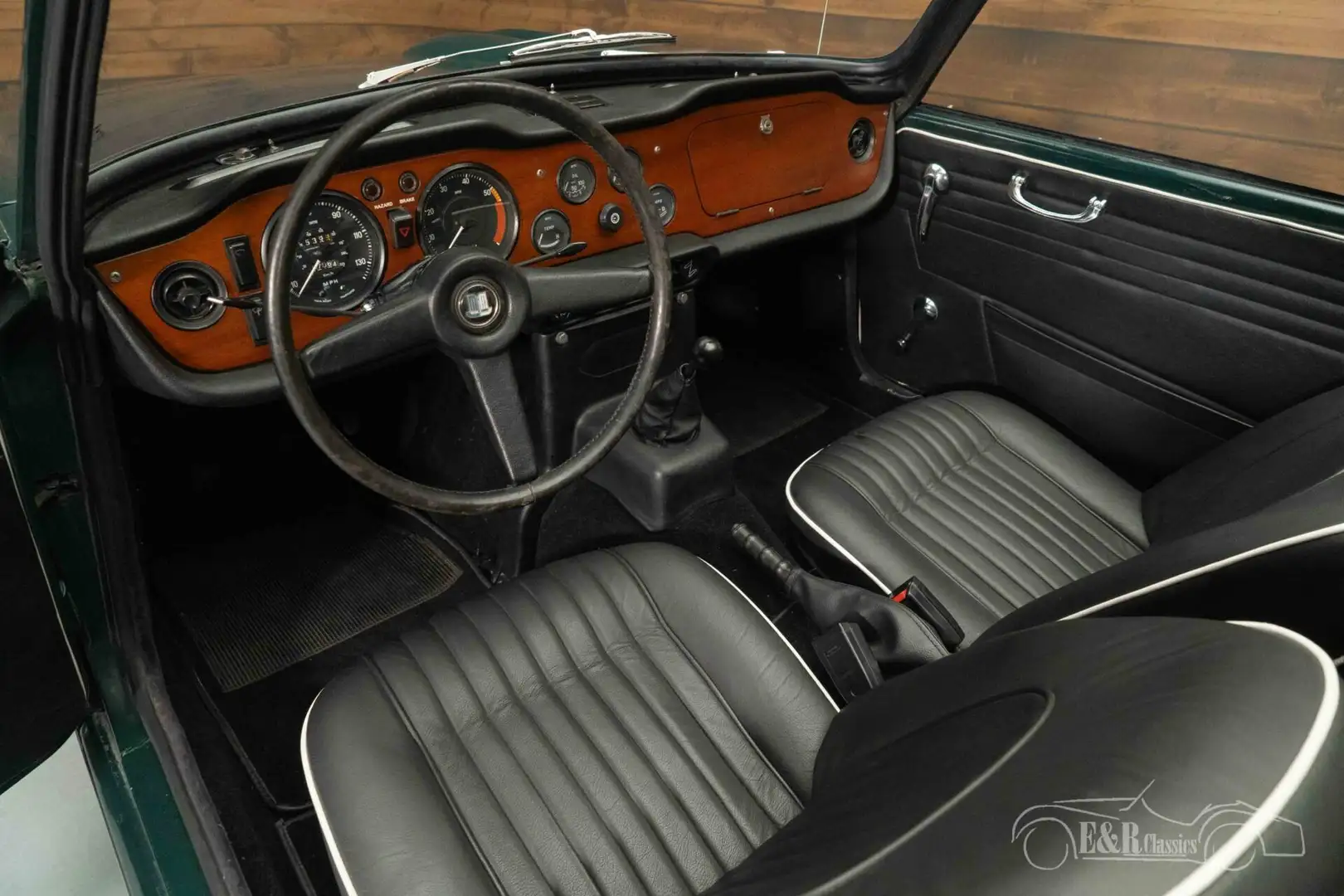 Triumph TR250 | Historie bekend | Overdrive | 1968 Verde - 2