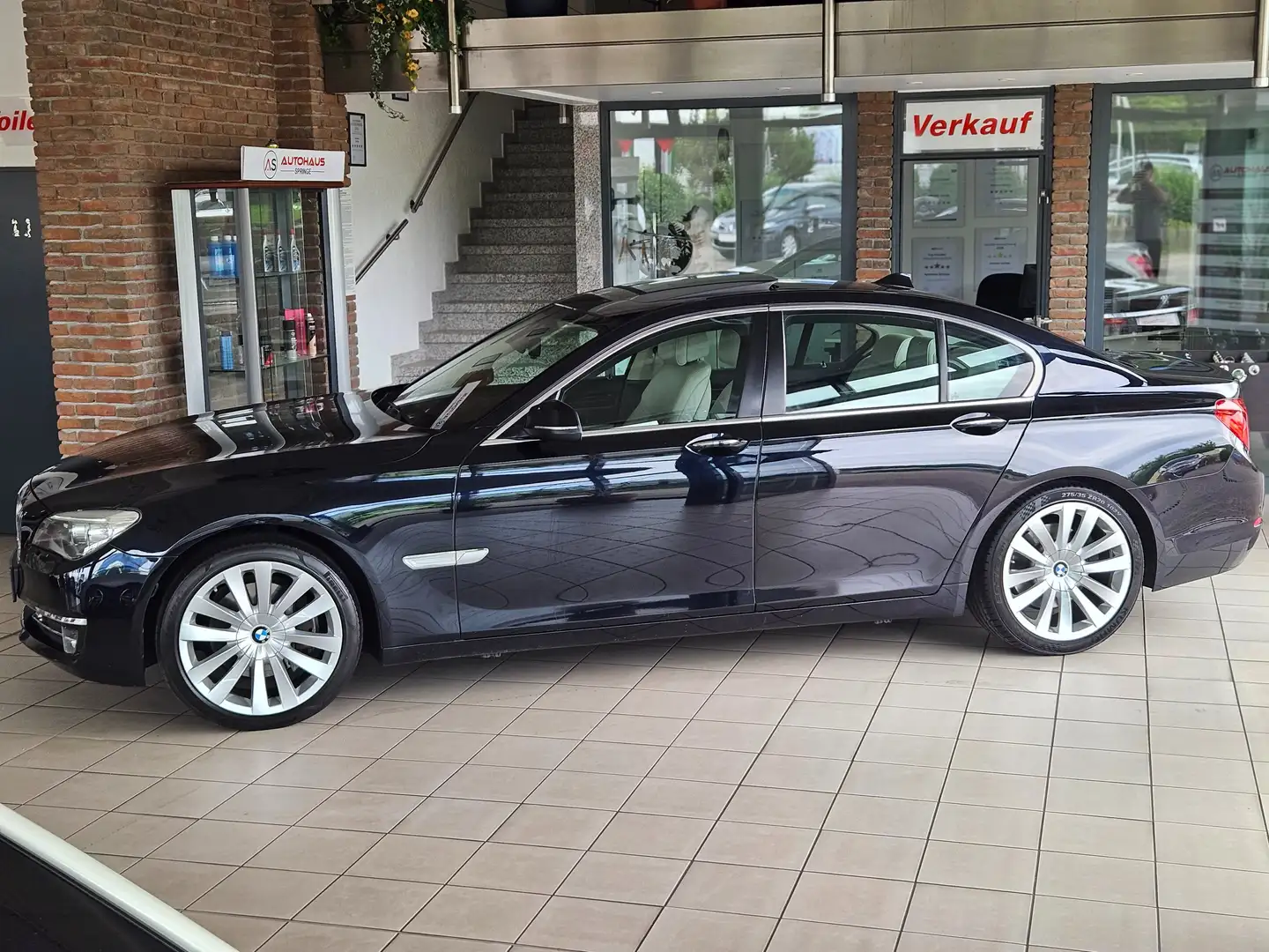 BMW 730 730d xDrive *Scheckheftgepflegt, TV, AHK, HU* Nero - 2