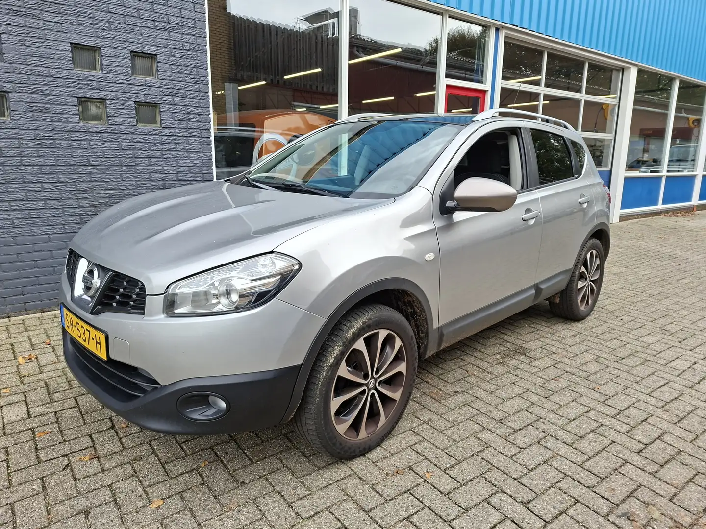 Nissan Qashqai 2.0 Connect Edition Trekhaak Automaat Panoramadak Szary - 2