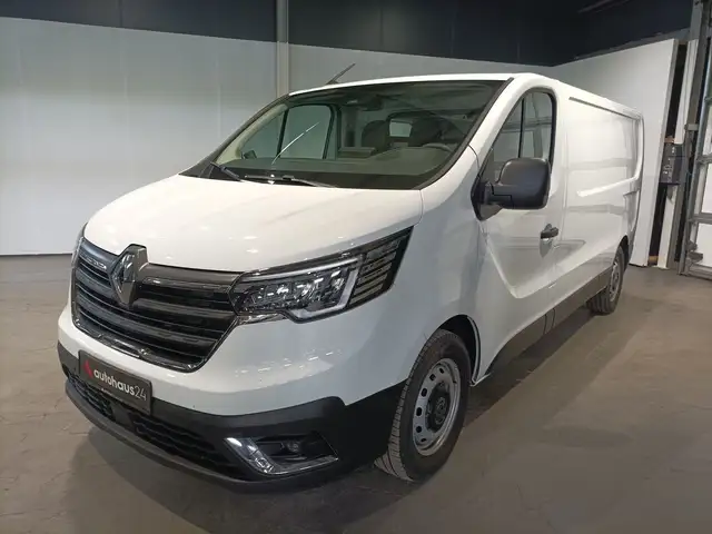 Renault Trafic view 3