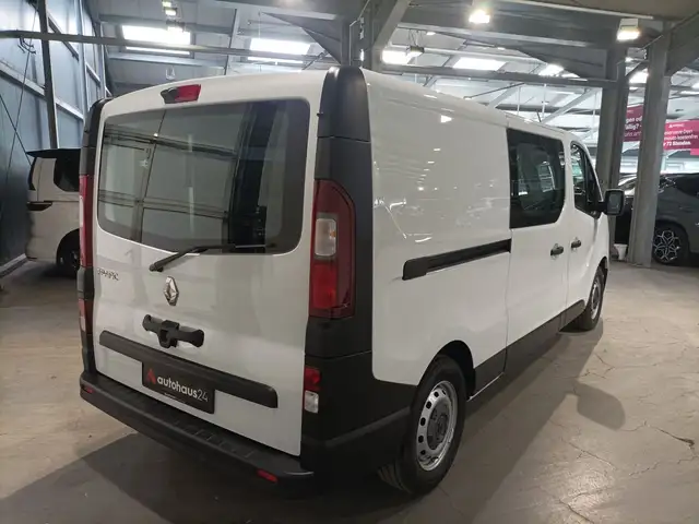 Renault Trafic view 5
