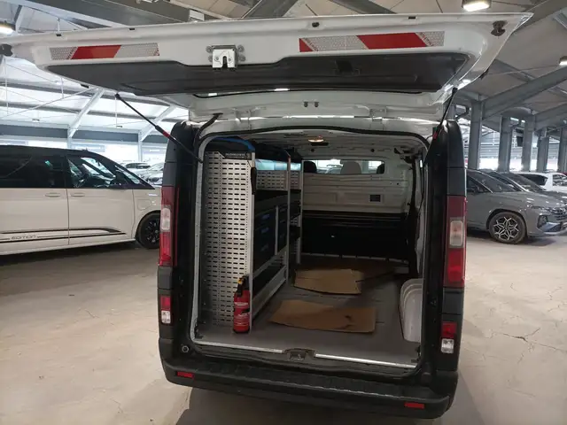 Renault Trafic view 6