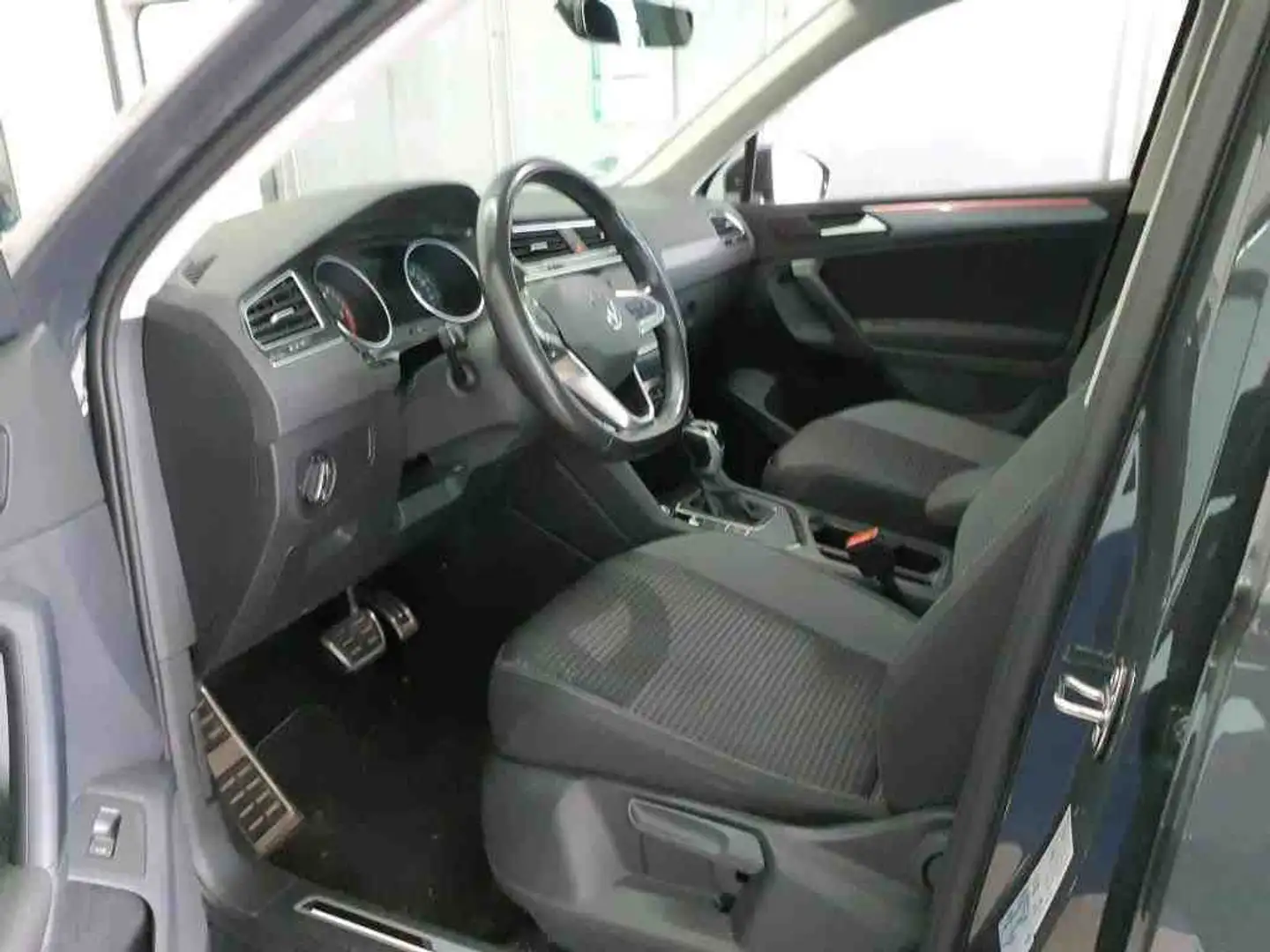 Volkswagen Tiguan Active 2.0TDI+DSG+Kamera+SHZ, ACC Gris - 2