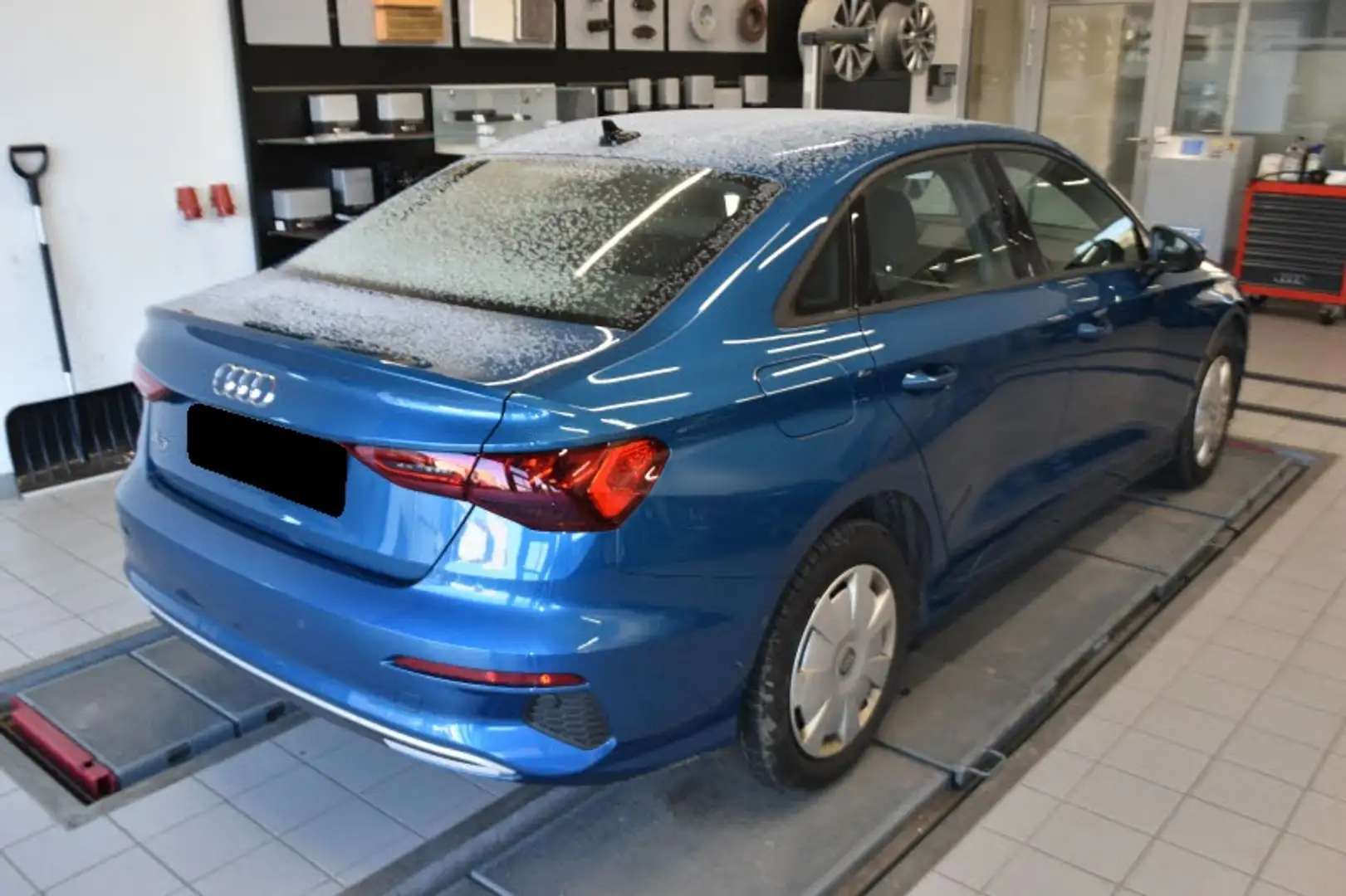 Audi A3 Limousine 30 TDI advanced LED NAVI+ AHK 18" Blau - 2