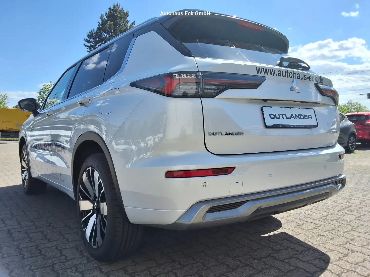 Mitsubishi Outlander 2.4L PHEV TOP *360°,ACC,Navi,Sounds.* Weiß - 2