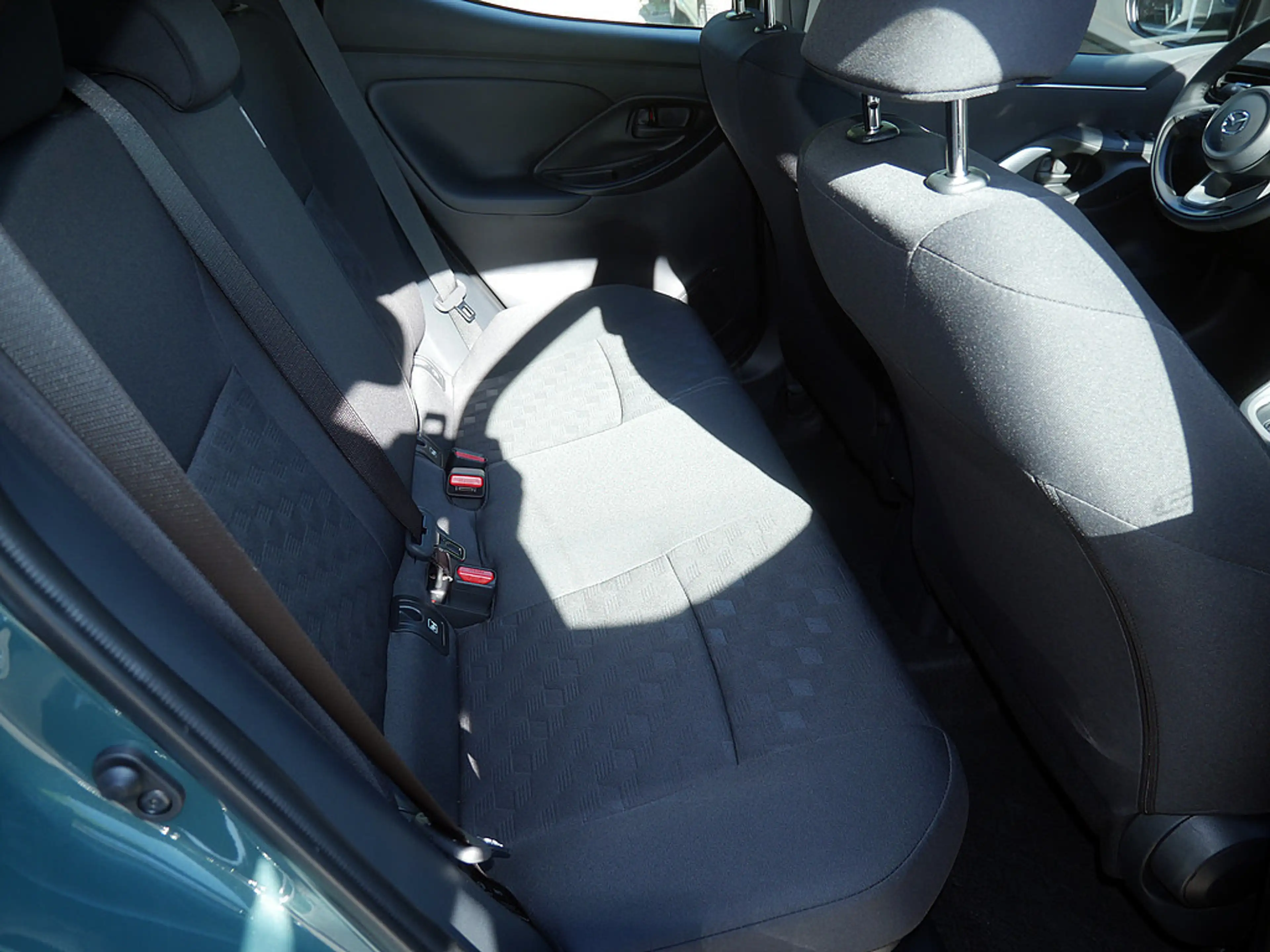 Mazda 2 Hybrid 1.5 VVT-i 116 CVT FWD Centre-Line — photo 9