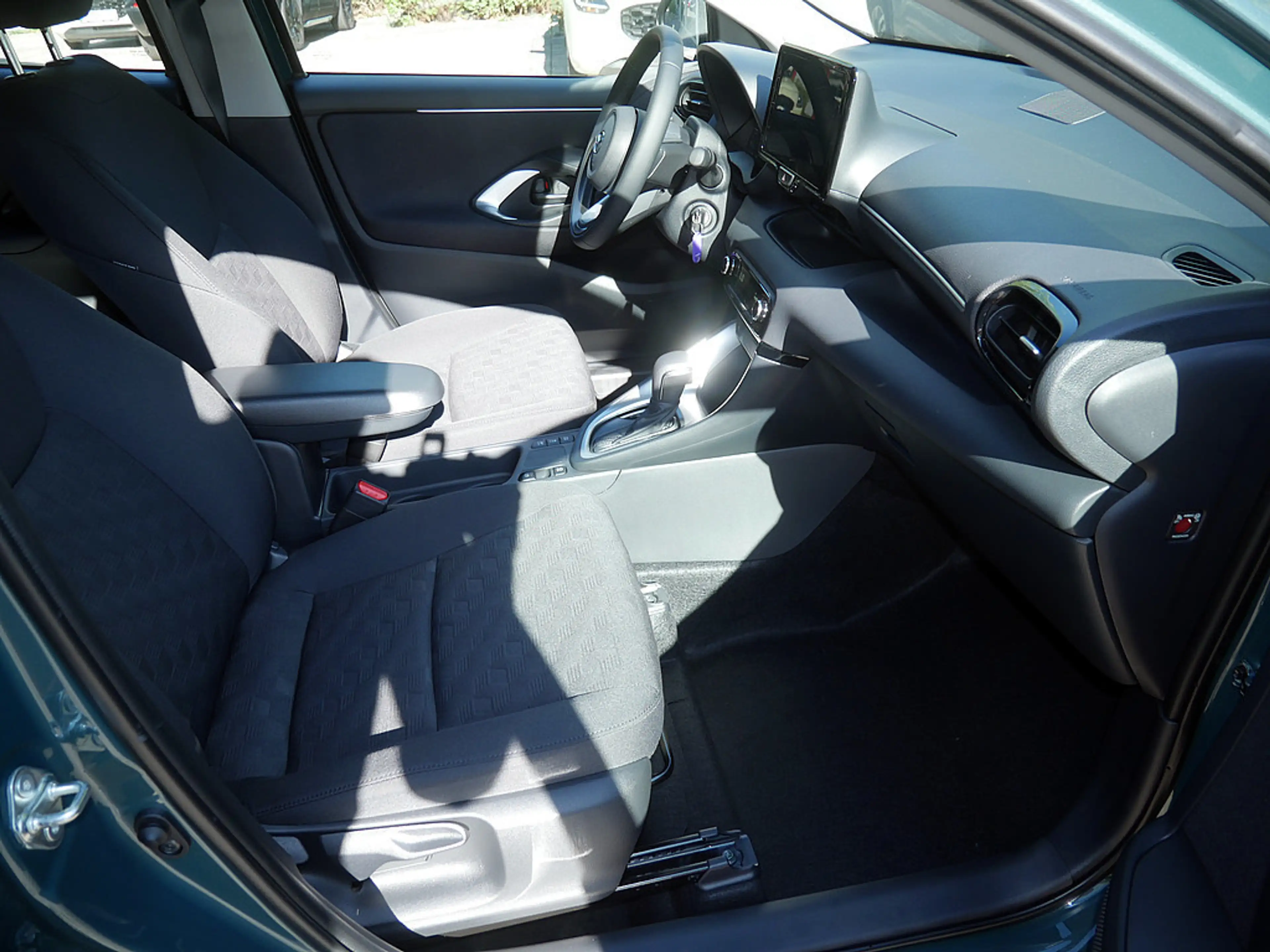 Mazda 2 Hybrid 1.5 VVT-i 116 CVT FWD Centre-Line — photo 8
