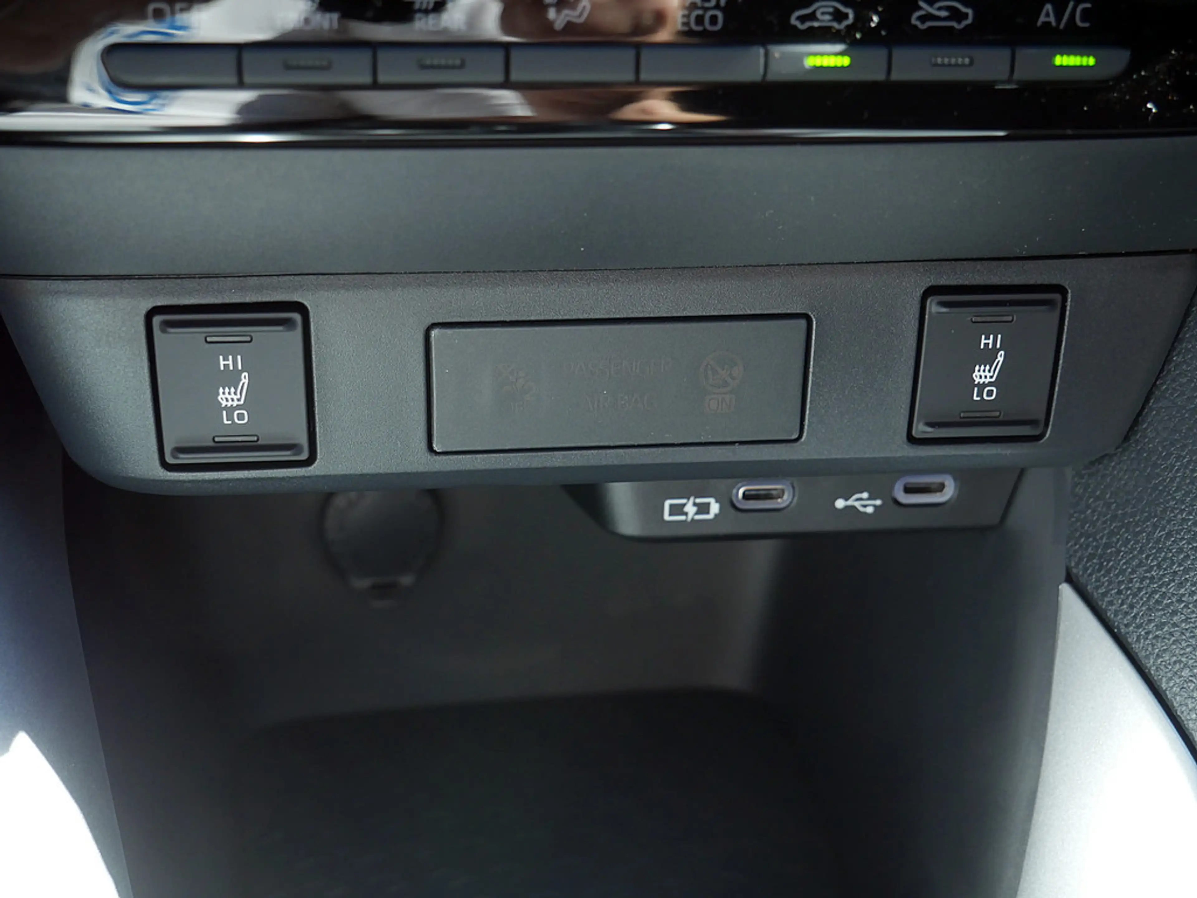 Mazda 2 Hybrid 1.5 VVT-i 116 CVT FWD Centre-Line — photo 15