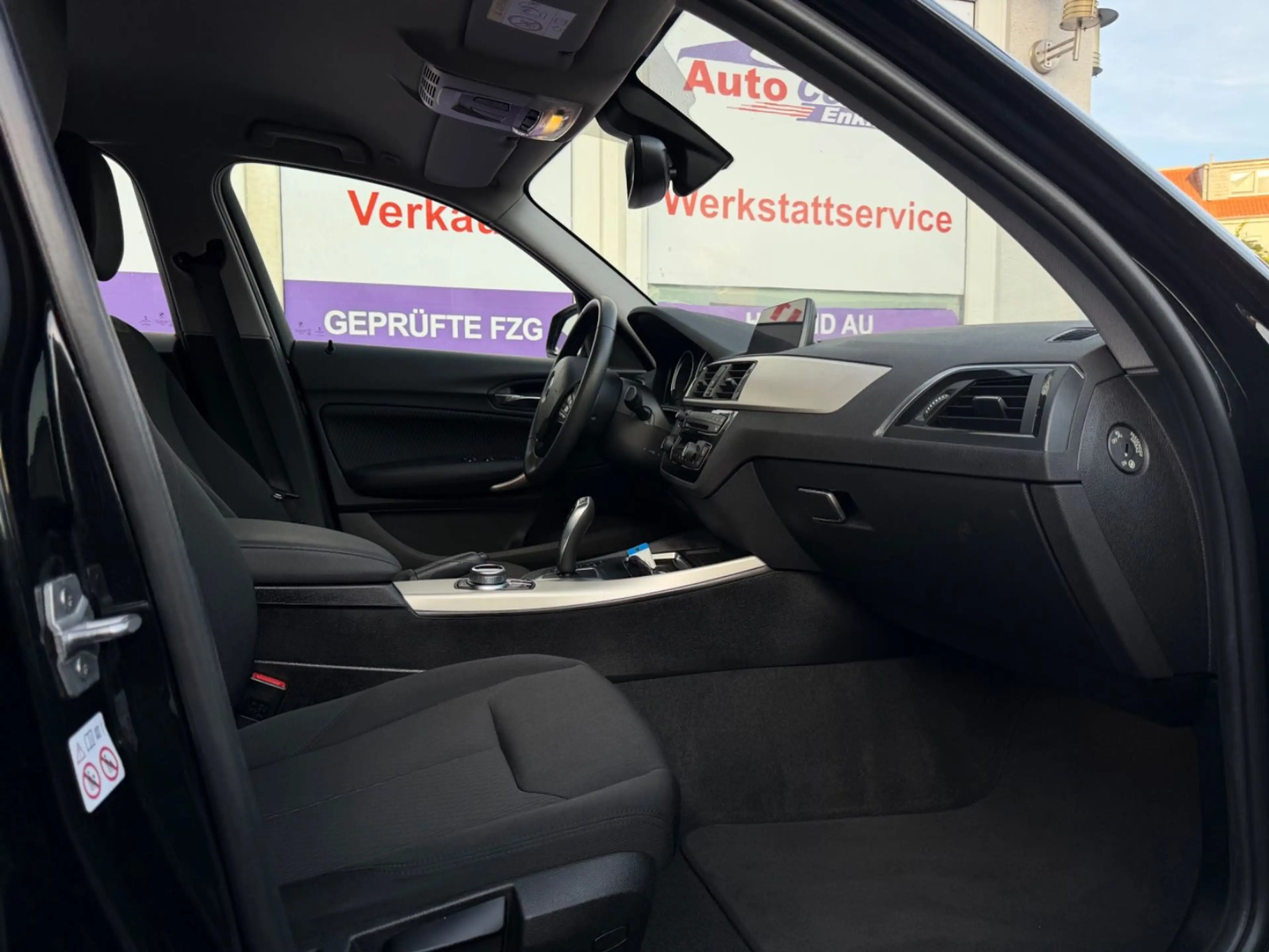 BMW 118 i Advantage #Aut.#*Rentnerfzg*Navi*LED*PDC* — photo 8