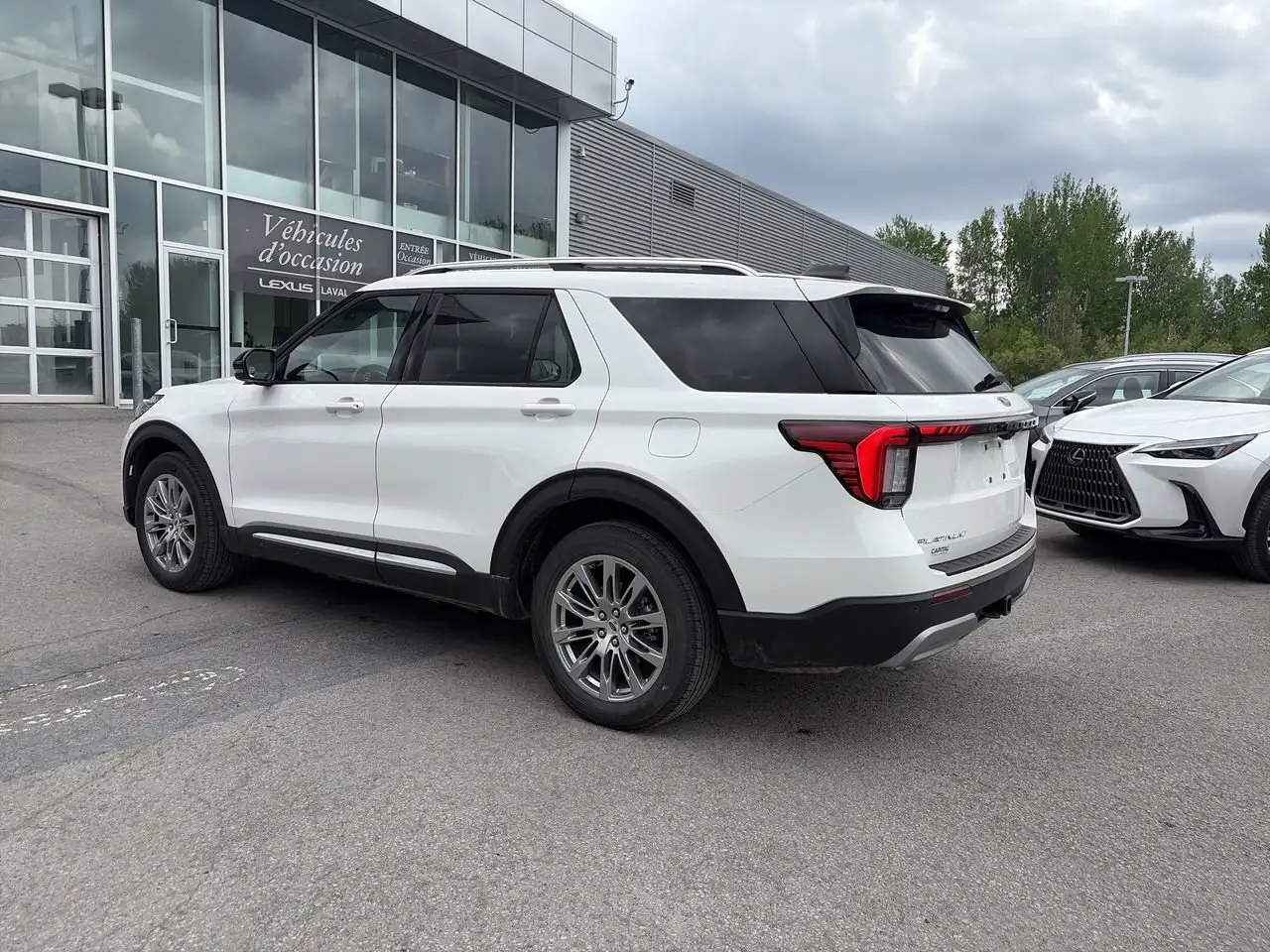 Ford Explorer снимка Ford Explorer