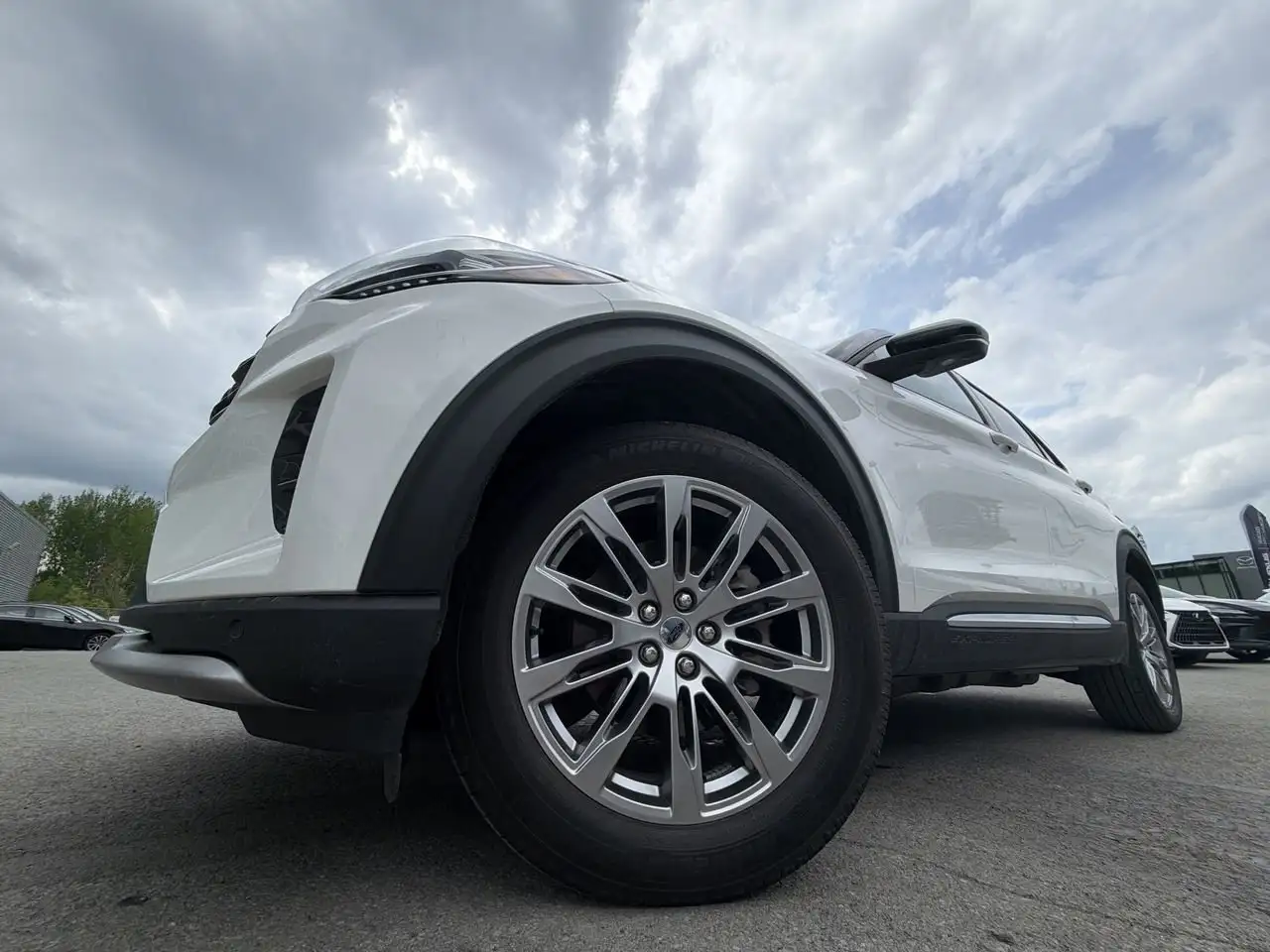 Ford Explorer снимка Ford Explorer