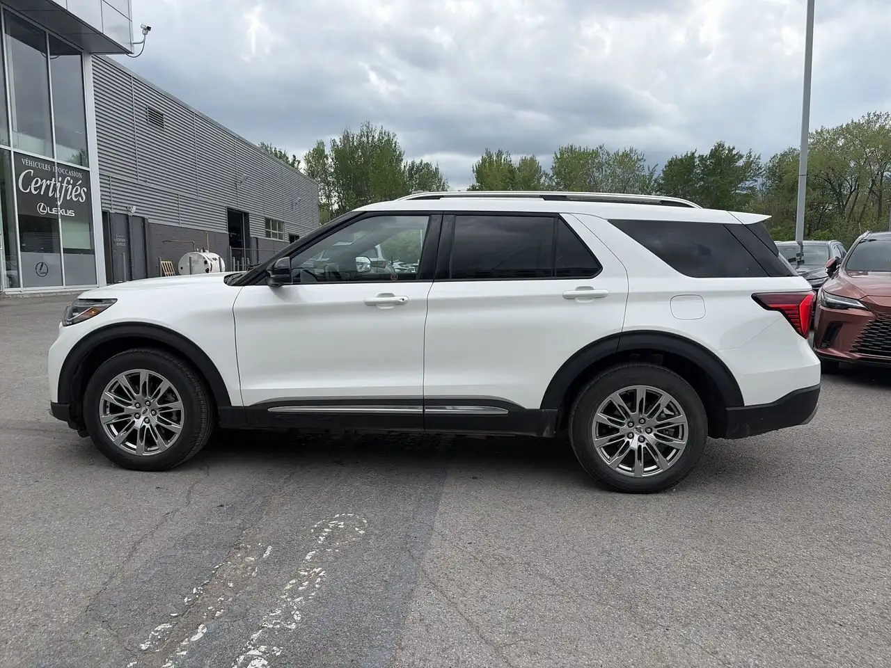 Ford Explorer снимка Ford Explorer