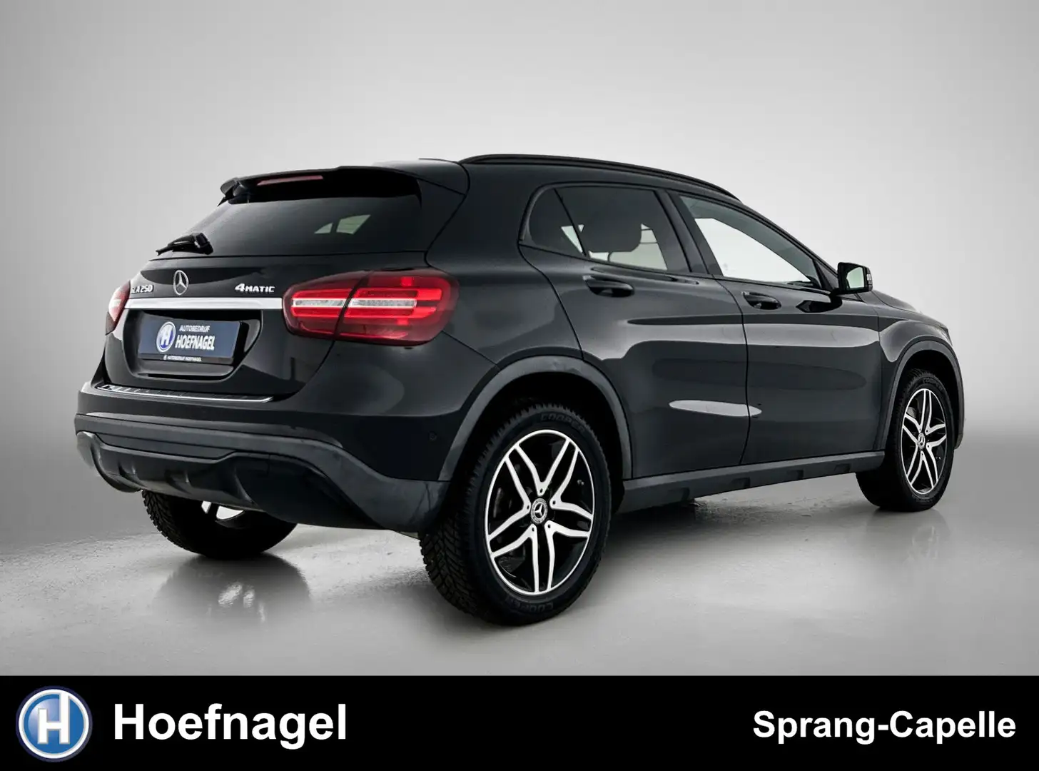Mercedes-Benz GLA 250 4Matic Premium Plus Noir - 2