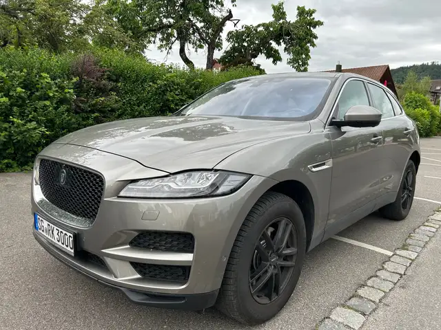 Jaguar F-Pace Portfolio AWD