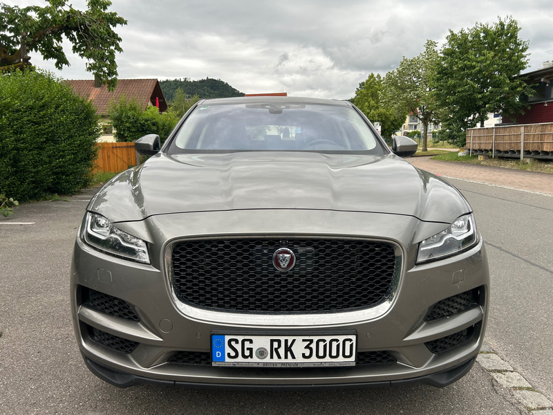 Jaguar F-Pace Portfolio AWD — photo 2