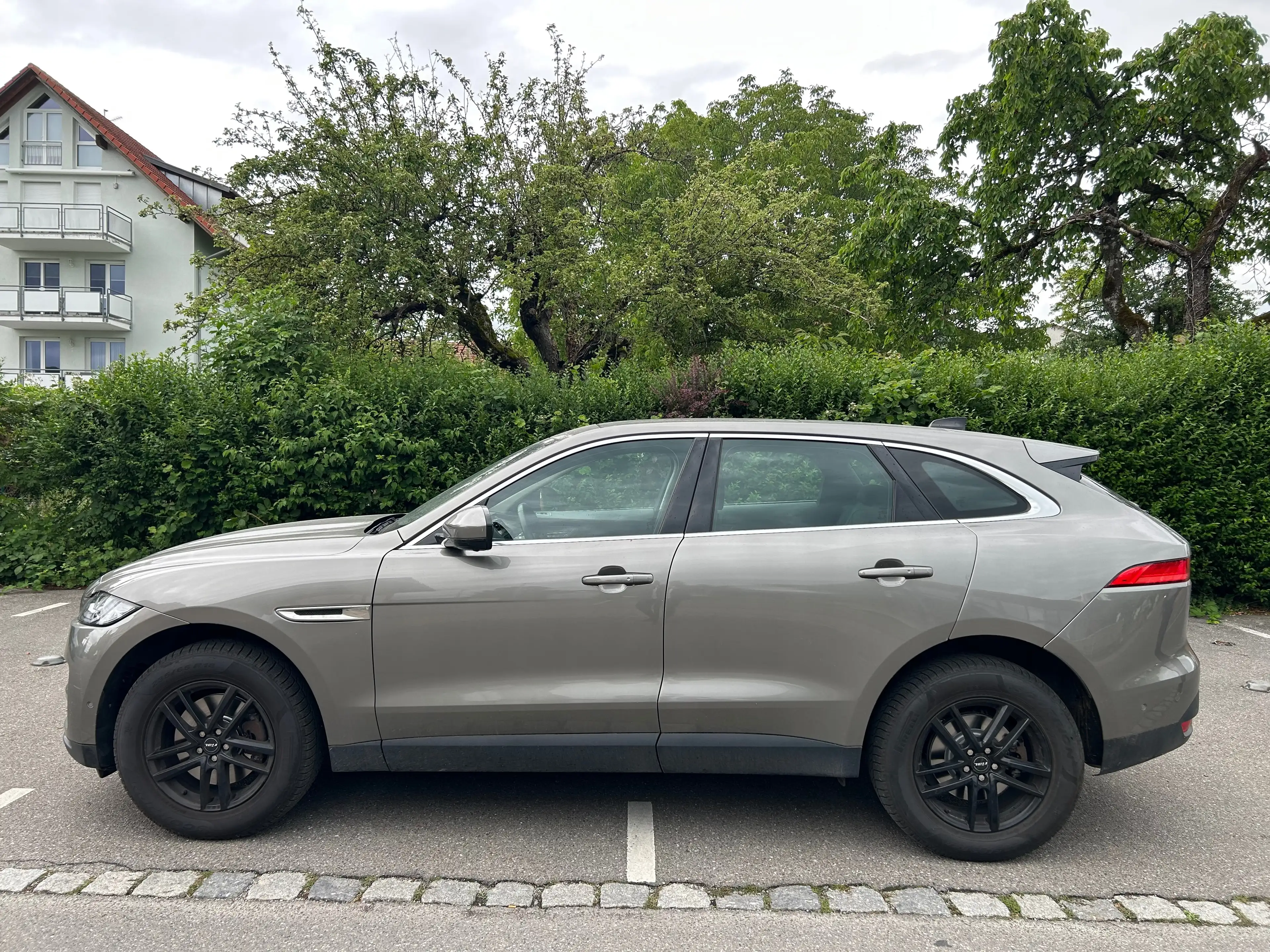 Jaguar F-Pace Portfolio AWD — photo 8